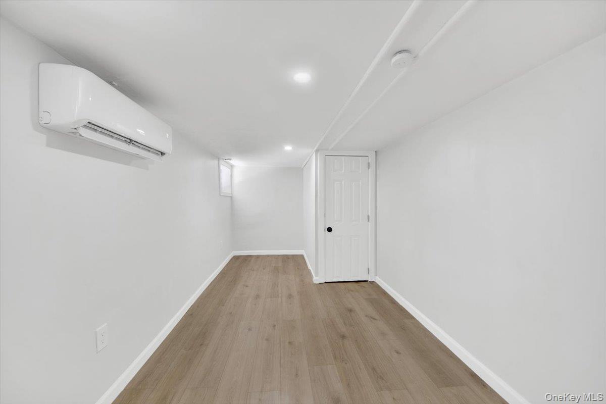 Single Family Penfield  Bronx, NY 10470, MLS-958169-29