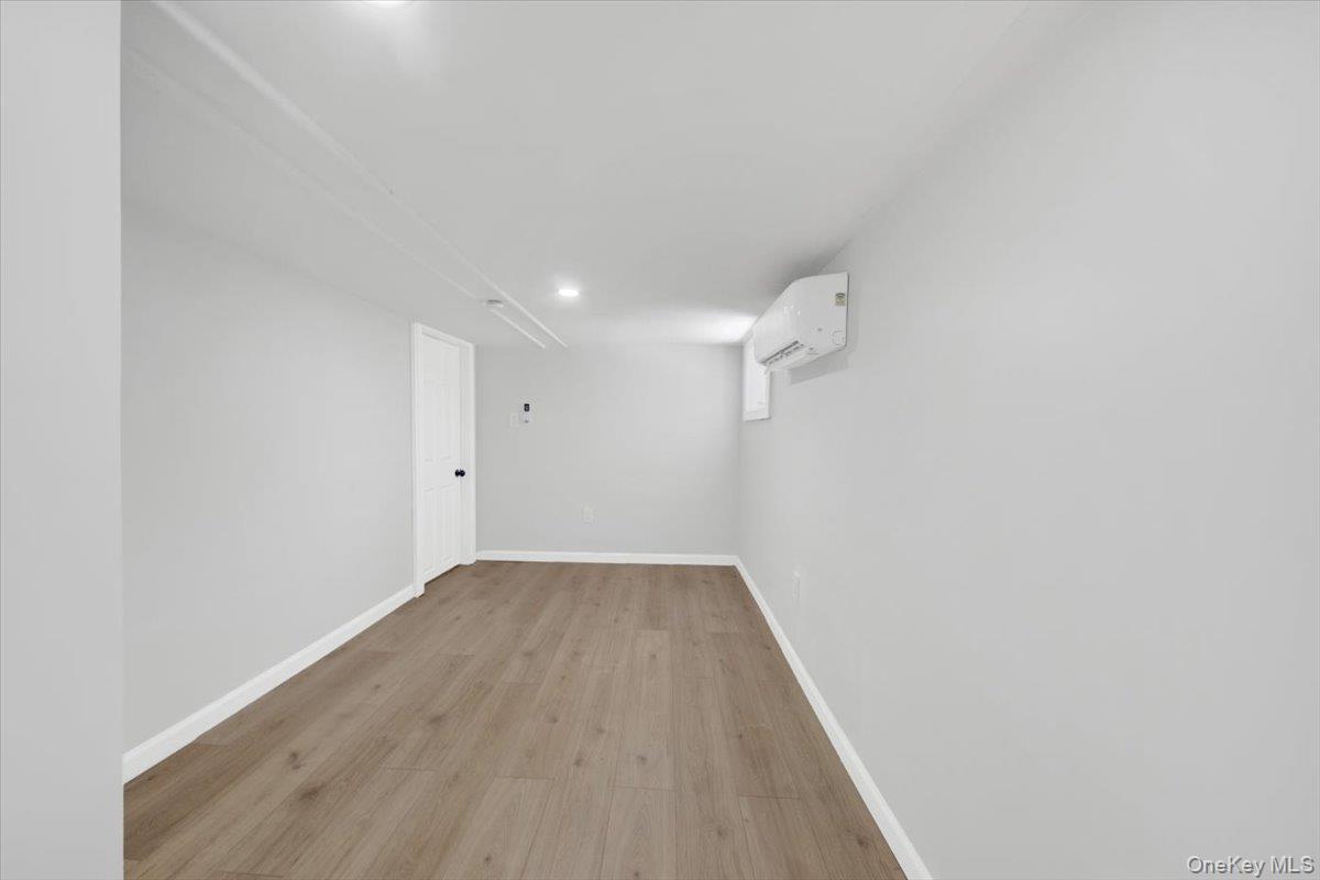 Single Family Penfield  Bronx, NY 10470, MLS-958169-30