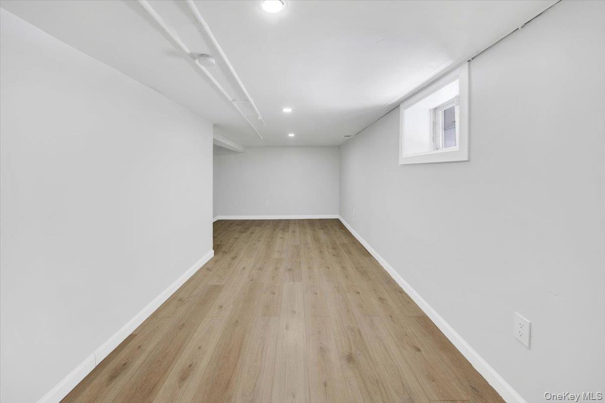 Single Family Penfield  Bronx, NY 10470, MLS-958169-31