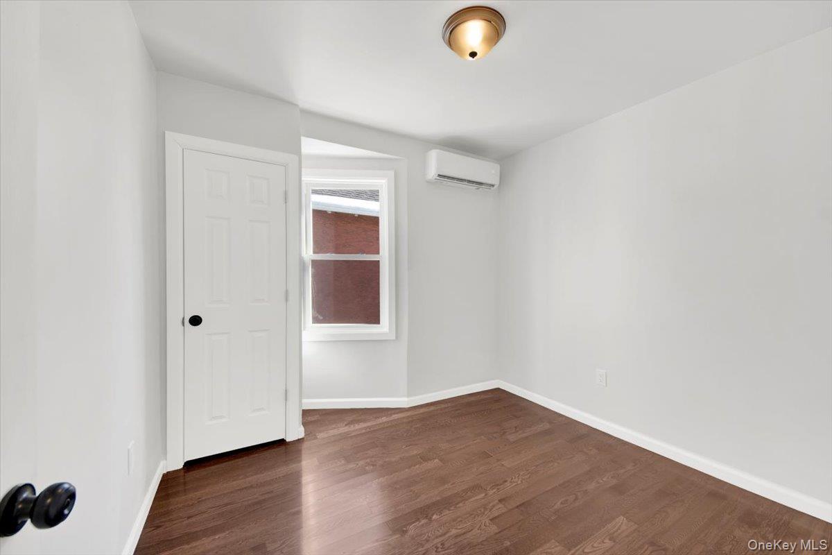 Single Family Penfield  Bronx, NY 10470, MLS-958169-36