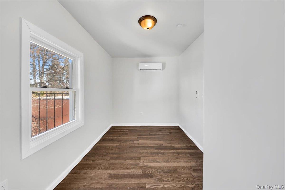 Single Family Penfield  Bronx, NY 10470, MLS-958169-38