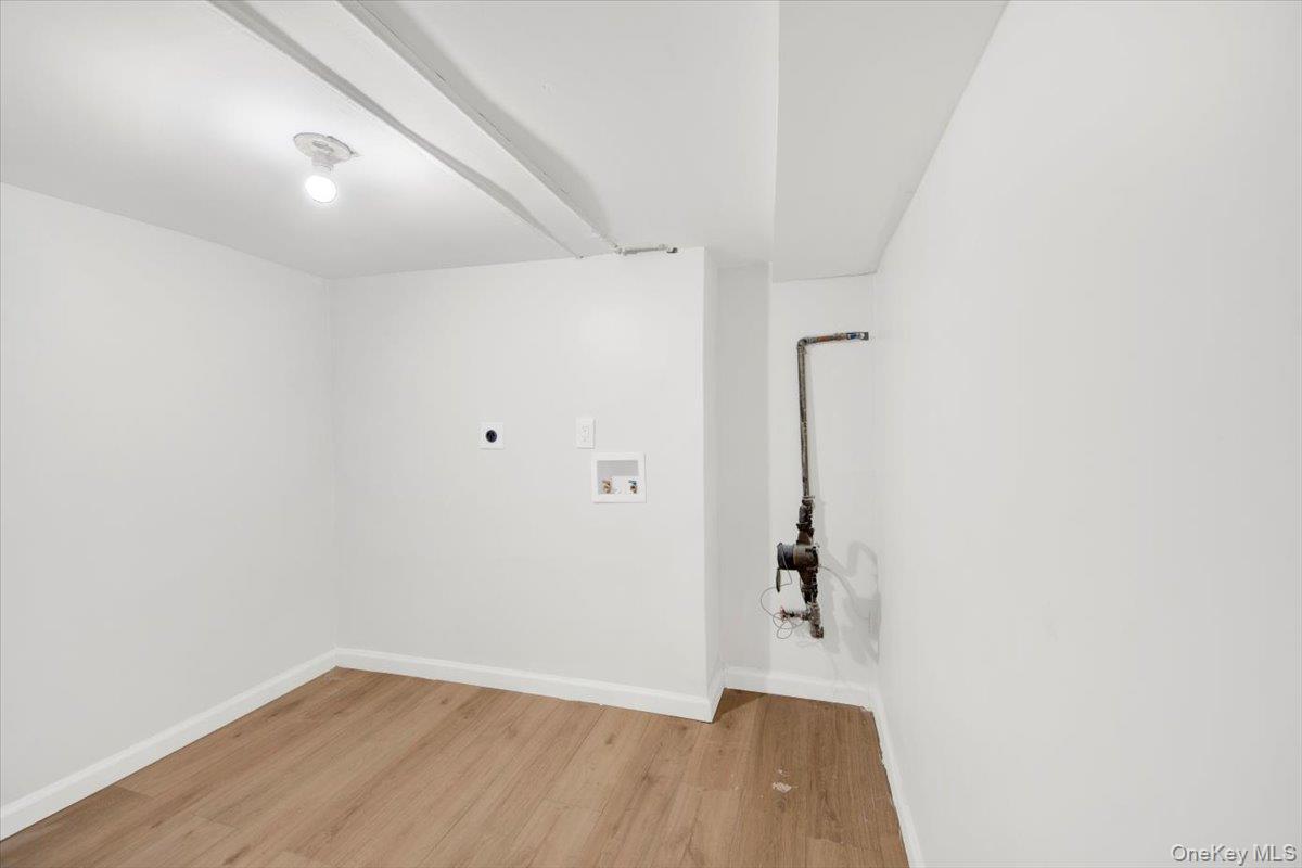 Single Family Penfield  Bronx, NY 10470, MLS-958169-40