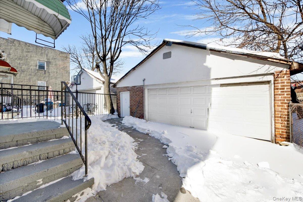 Single Family Penfield  Bronx, NY 10470, MLS-958169-41