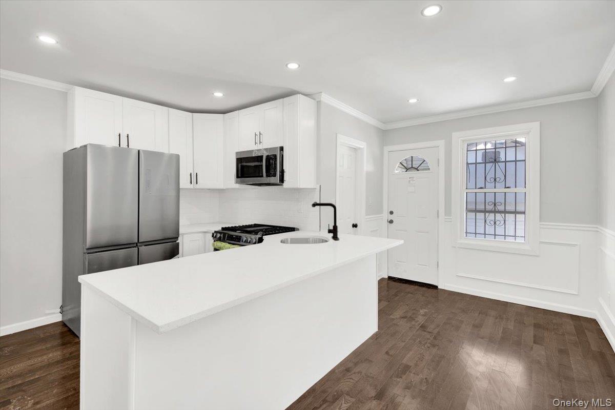 Single Family Penfield  Bronx, NY 10470, MLS-958169-7