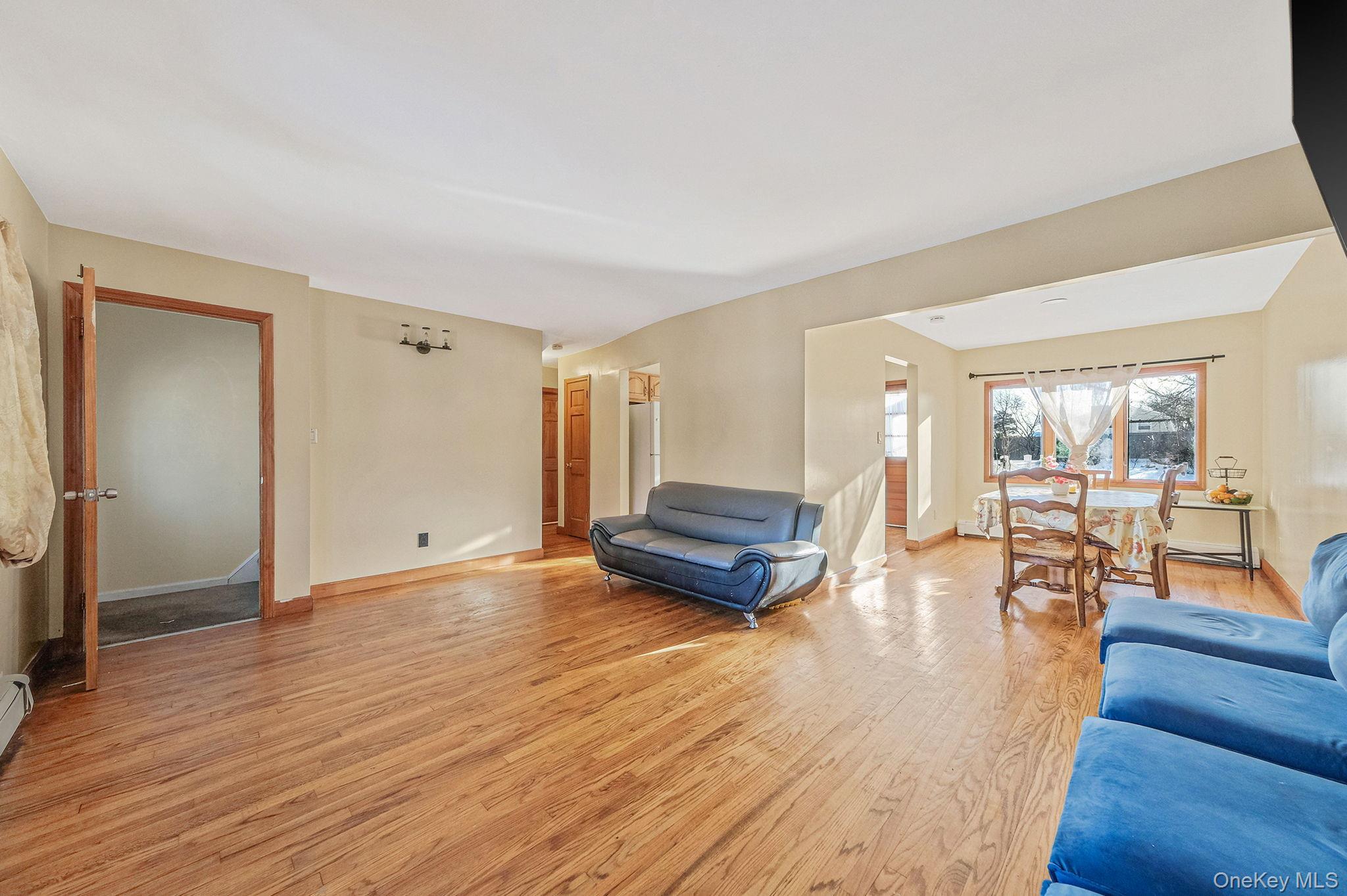 Single Family Valleywood  Suffolk County, NY 11746, MLS-958217-14