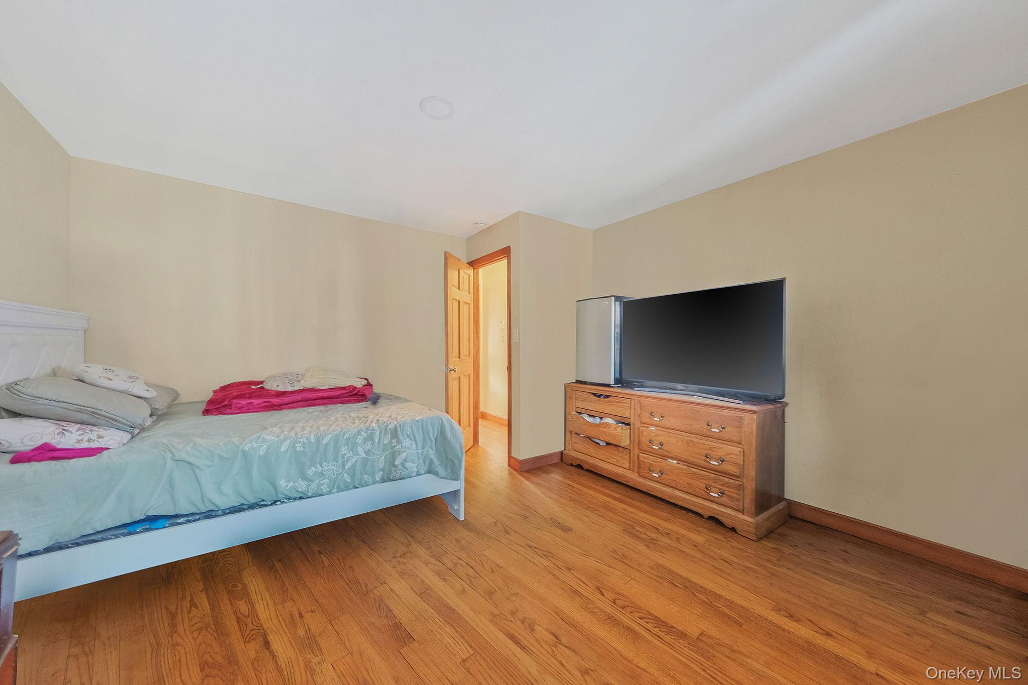 Single Family Valleywood  Suffolk County, NY 11746, MLS-958217-23