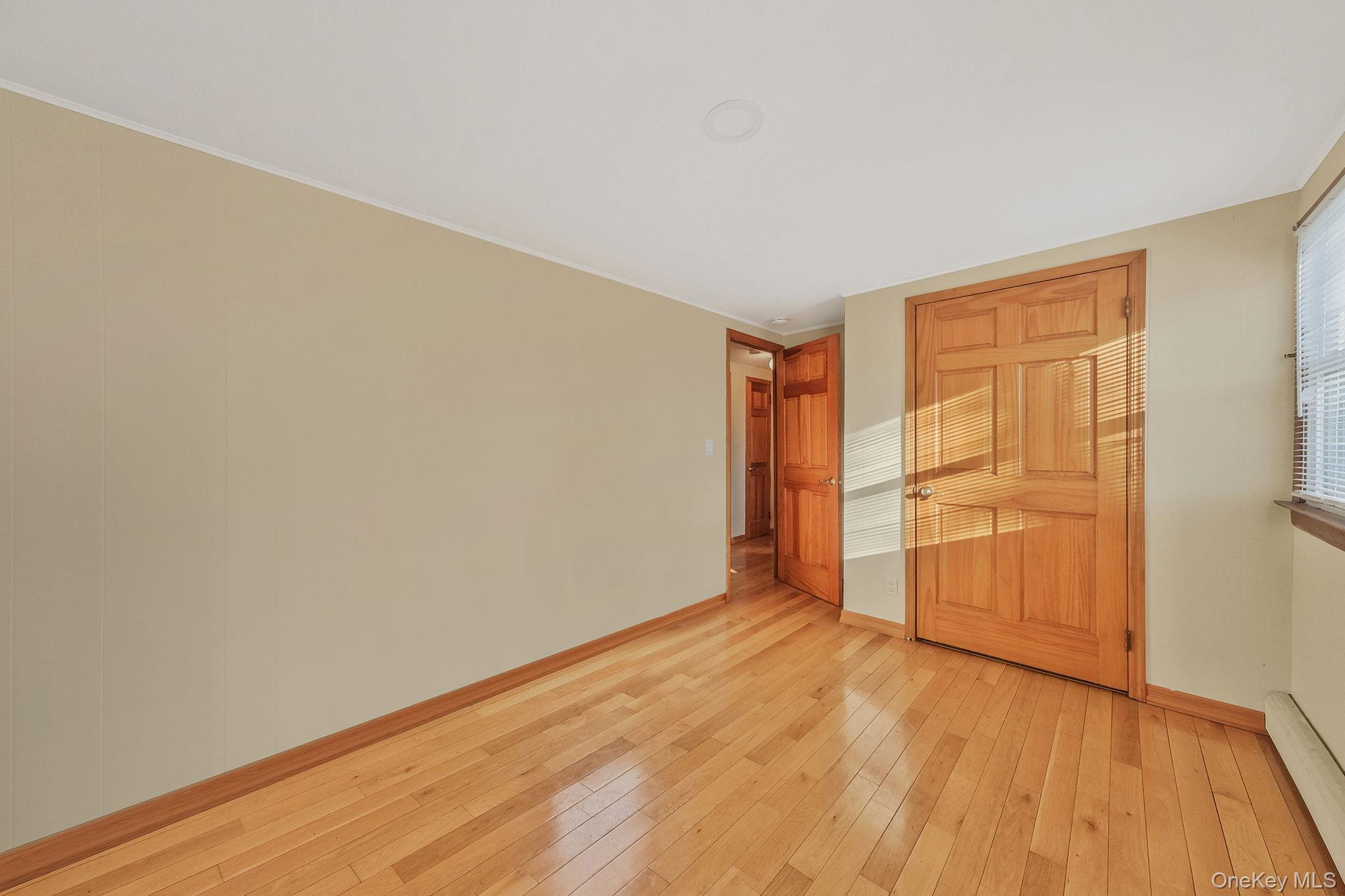 Single Family Valleywood  Suffolk County, NY 11746, MLS-958217-27