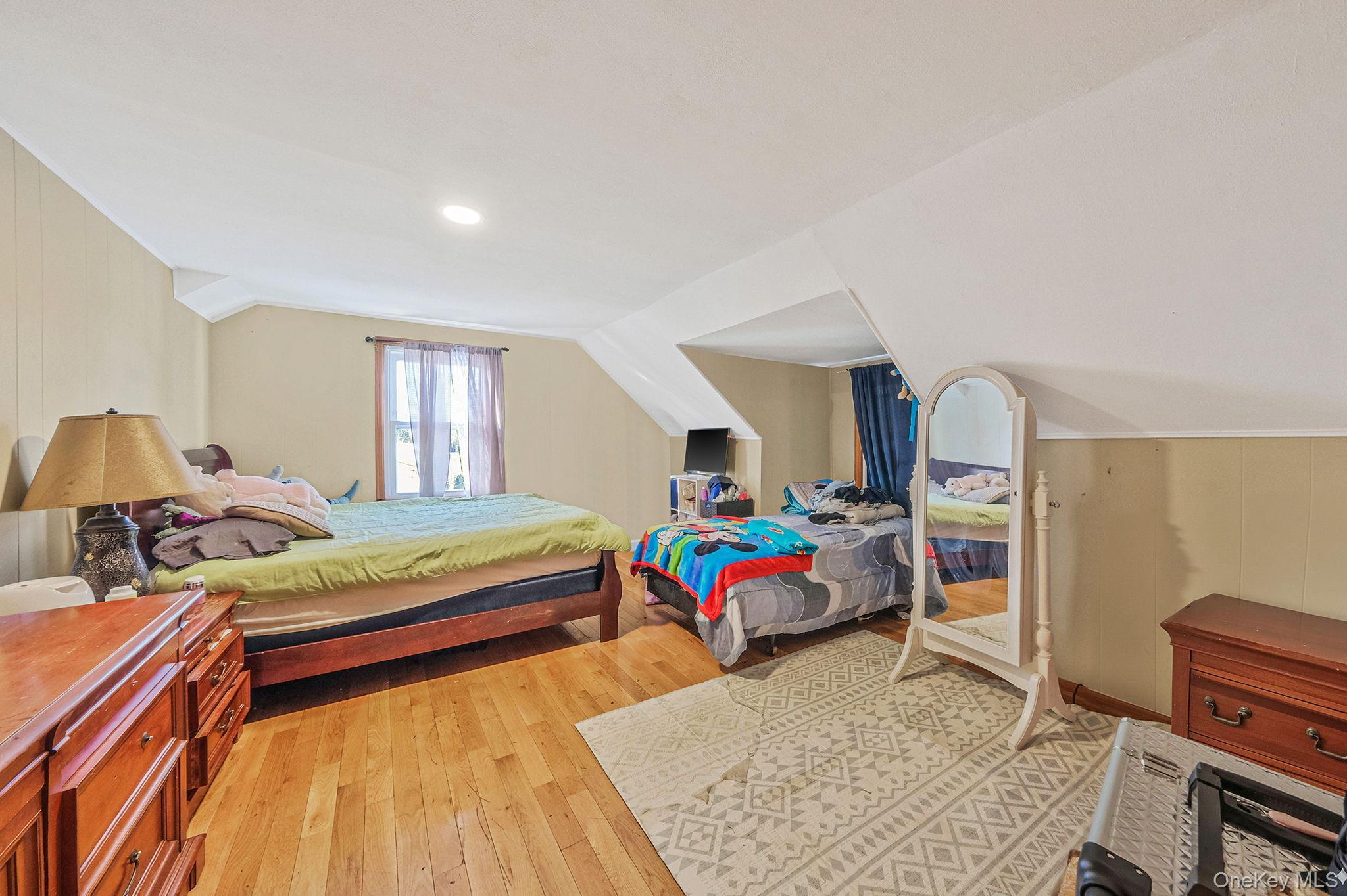 Single Family Valleywood  Suffolk County, NY 11746, MLS-958217-28