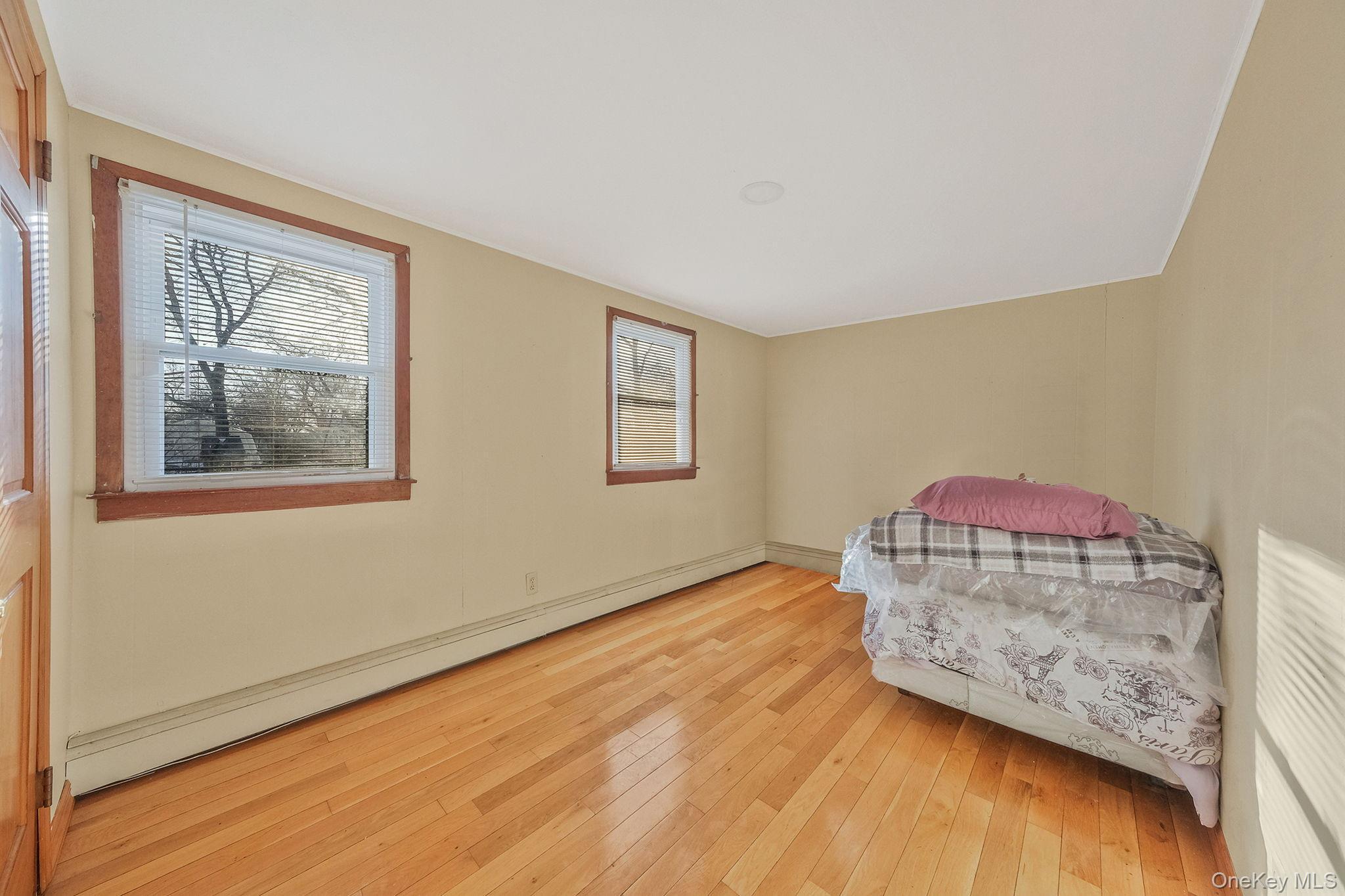 Single Family Valleywood  Suffolk County, NY 11746, MLS-958217-29