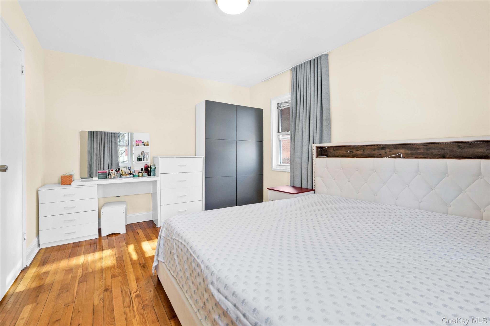 Coop Jewel  Queens, NY 11367, MLS-958222-8