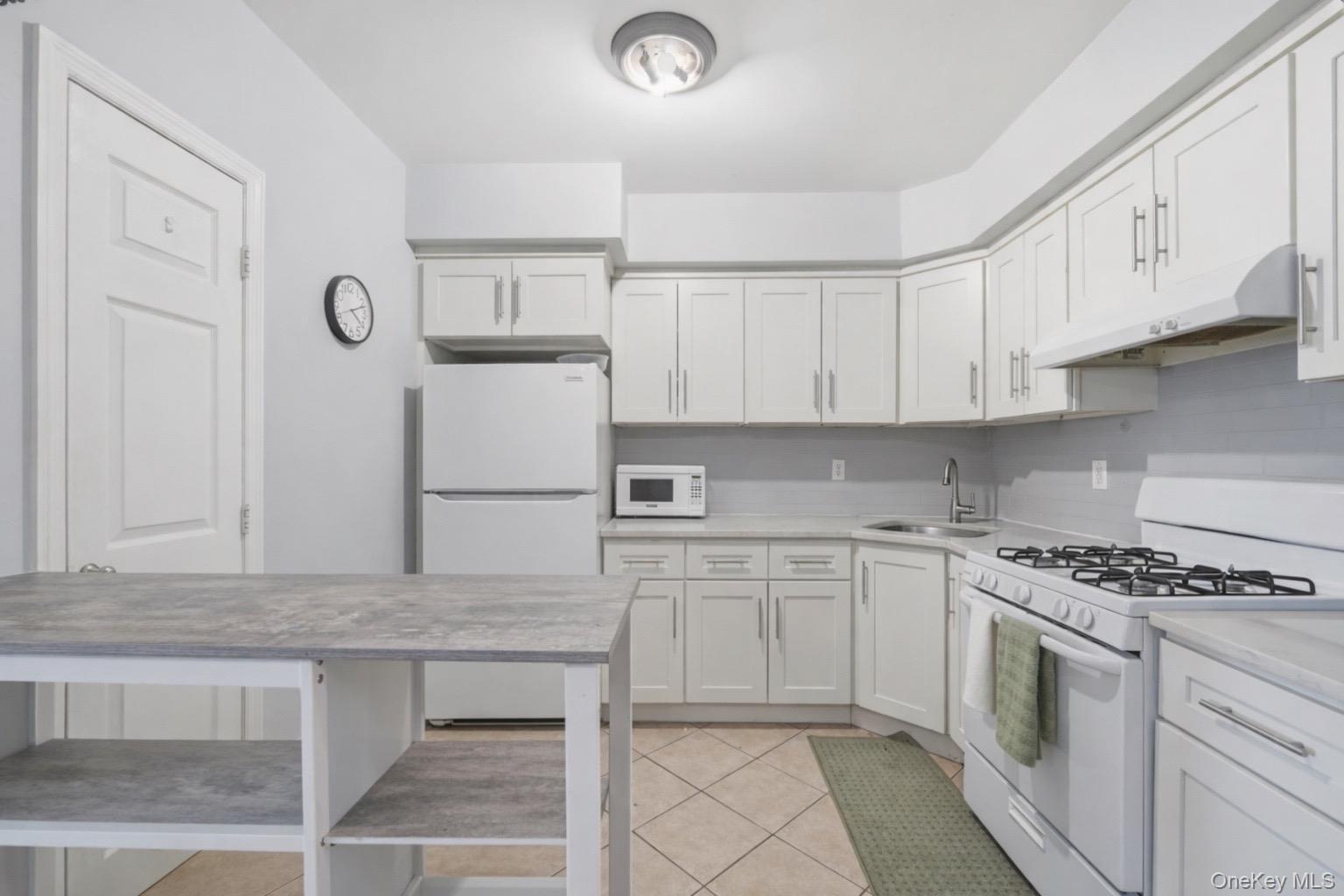 Single Family 78th  Queens, NY 11385, MLS-958361-11