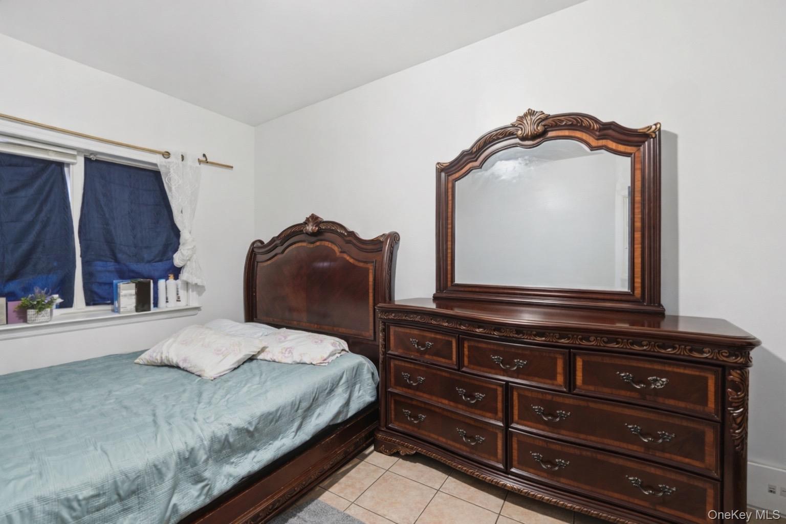 Single Family 78th  Queens, NY 11385, MLS-958361-20