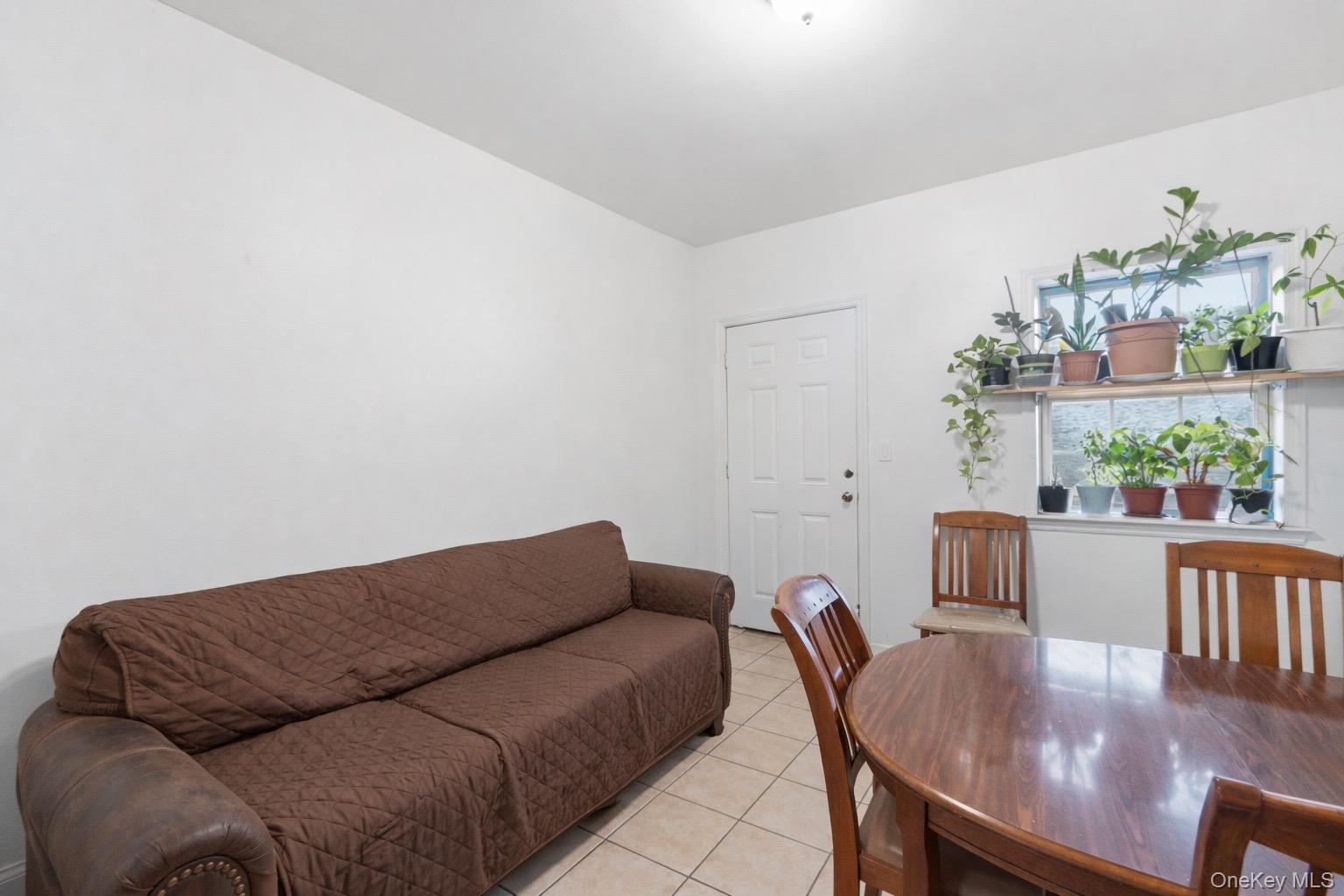 Single Family 78th  Queens, NY 11385, MLS-958361-21