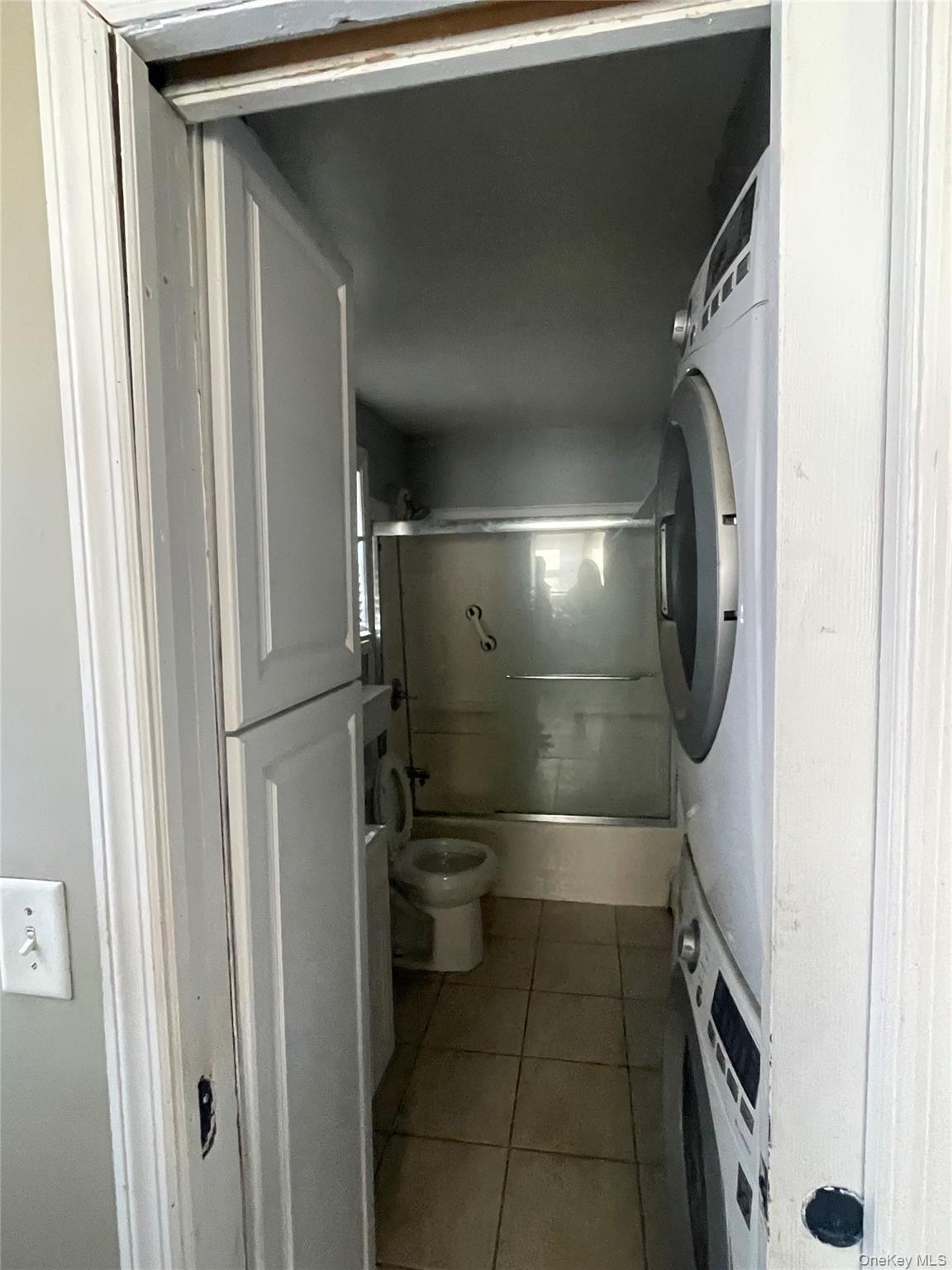 Single Family Park  Suffolk County, NY 11702, MLS-958376-8