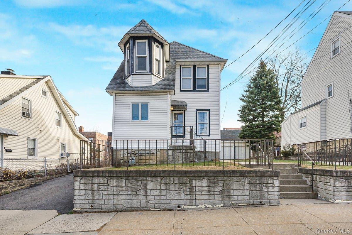 Single Family Crescent  Westchester County, NY 10704, MLS-958381-2