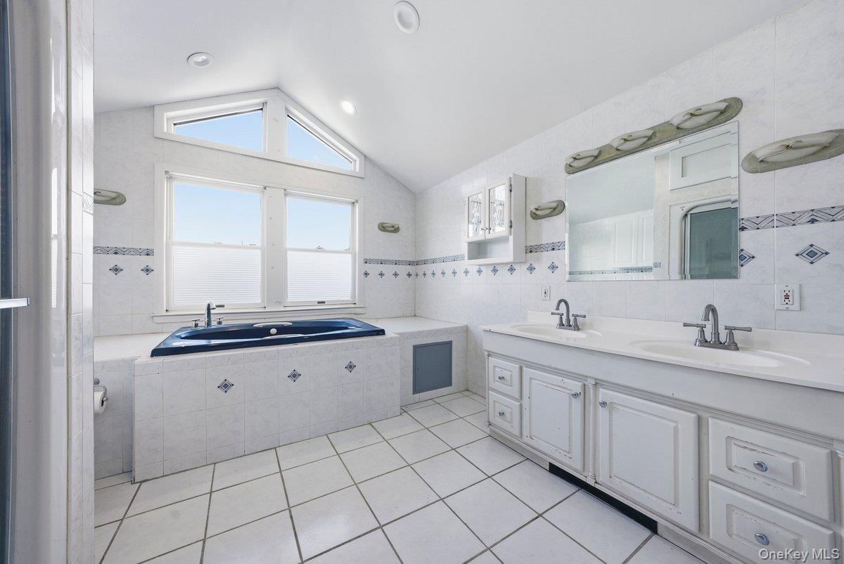 Single Family Crescent  Westchester County, NY 10704, MLS-958381-20