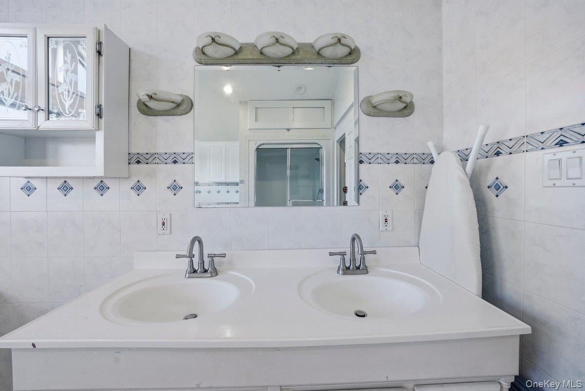 Single Family Crescent  Westchester County, NY 10704, MLS-958381-21