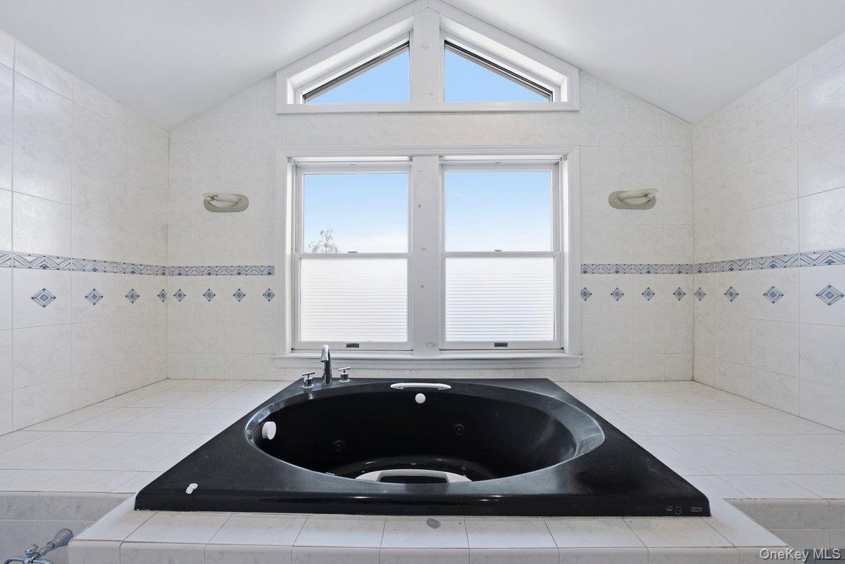 Single Family Crescent  Westchester County, NY 10704, MLS-958381-22