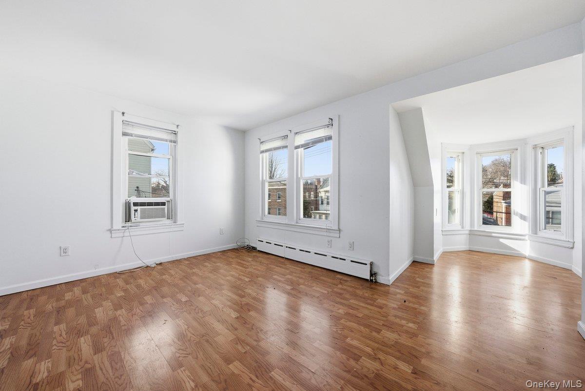 Single Family Crescent  Westchester County, NY 10704, MLS-958381-23