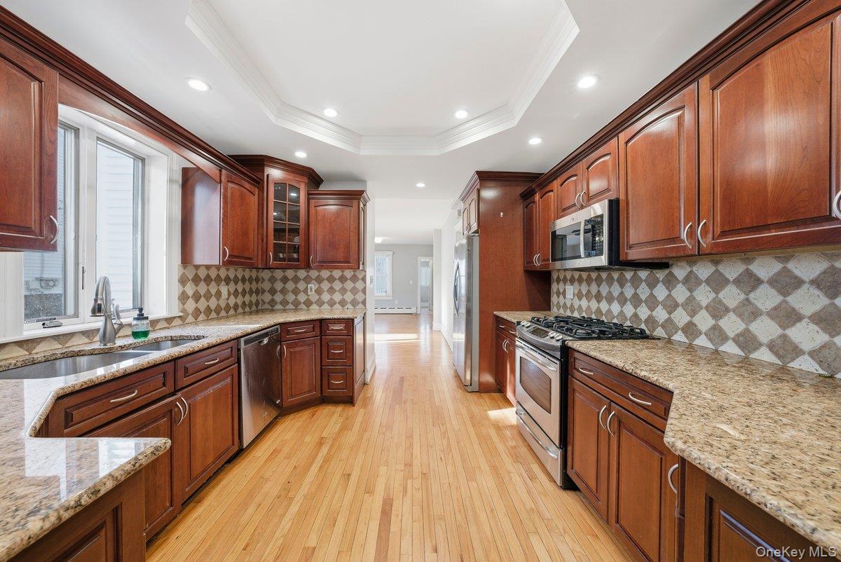 Single Family Crescent  Westchester County, NY 10704, MLS-958381-6