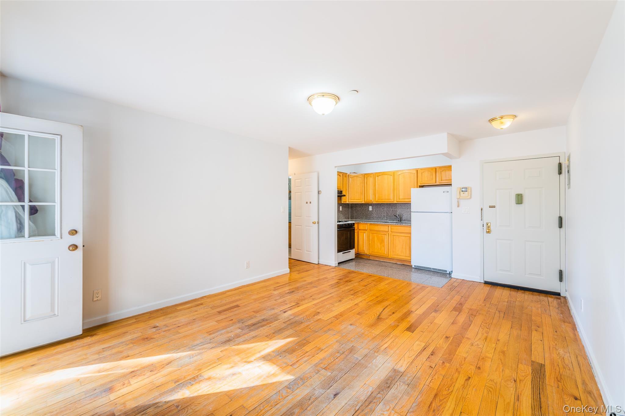Condo Leavitt Queens, NY 11354, MLS-958406-12
