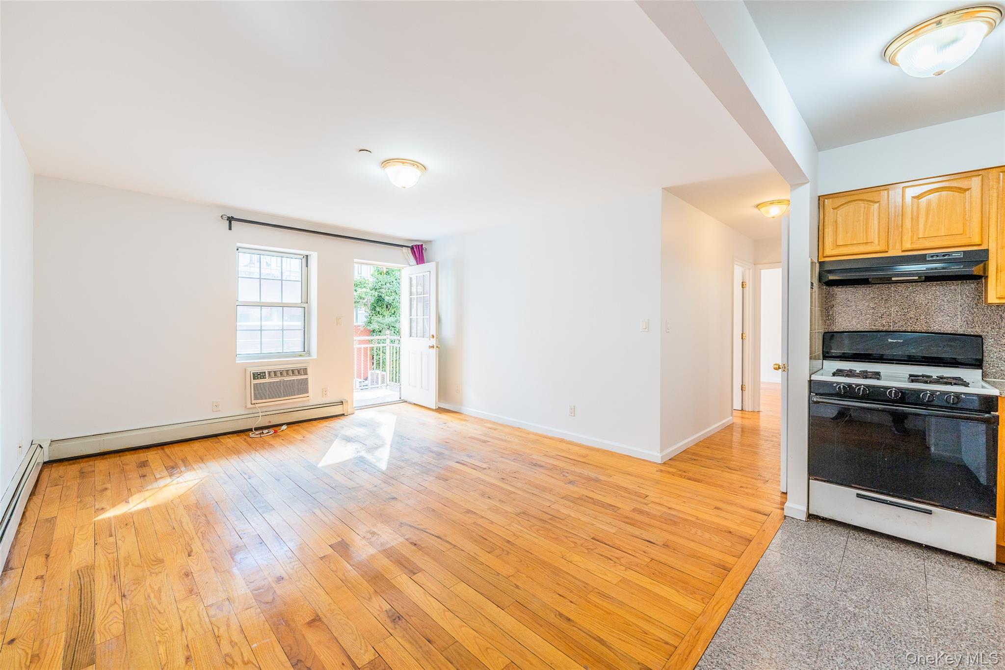 Condo Leavitt Queens, NY 11354, MLS-958406-14