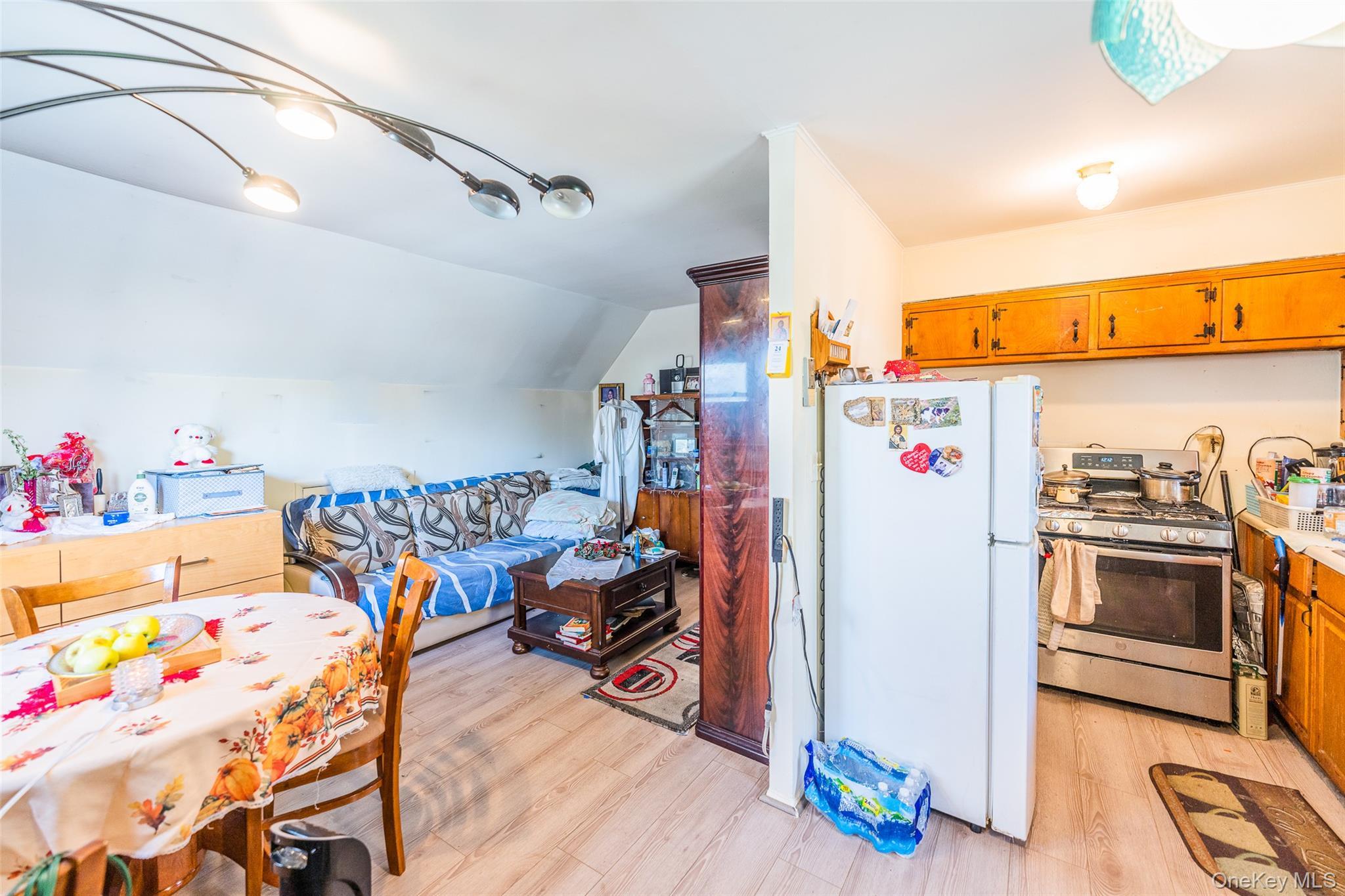 Single Family 167th  Queens, NY 11366, MLS-958410-23