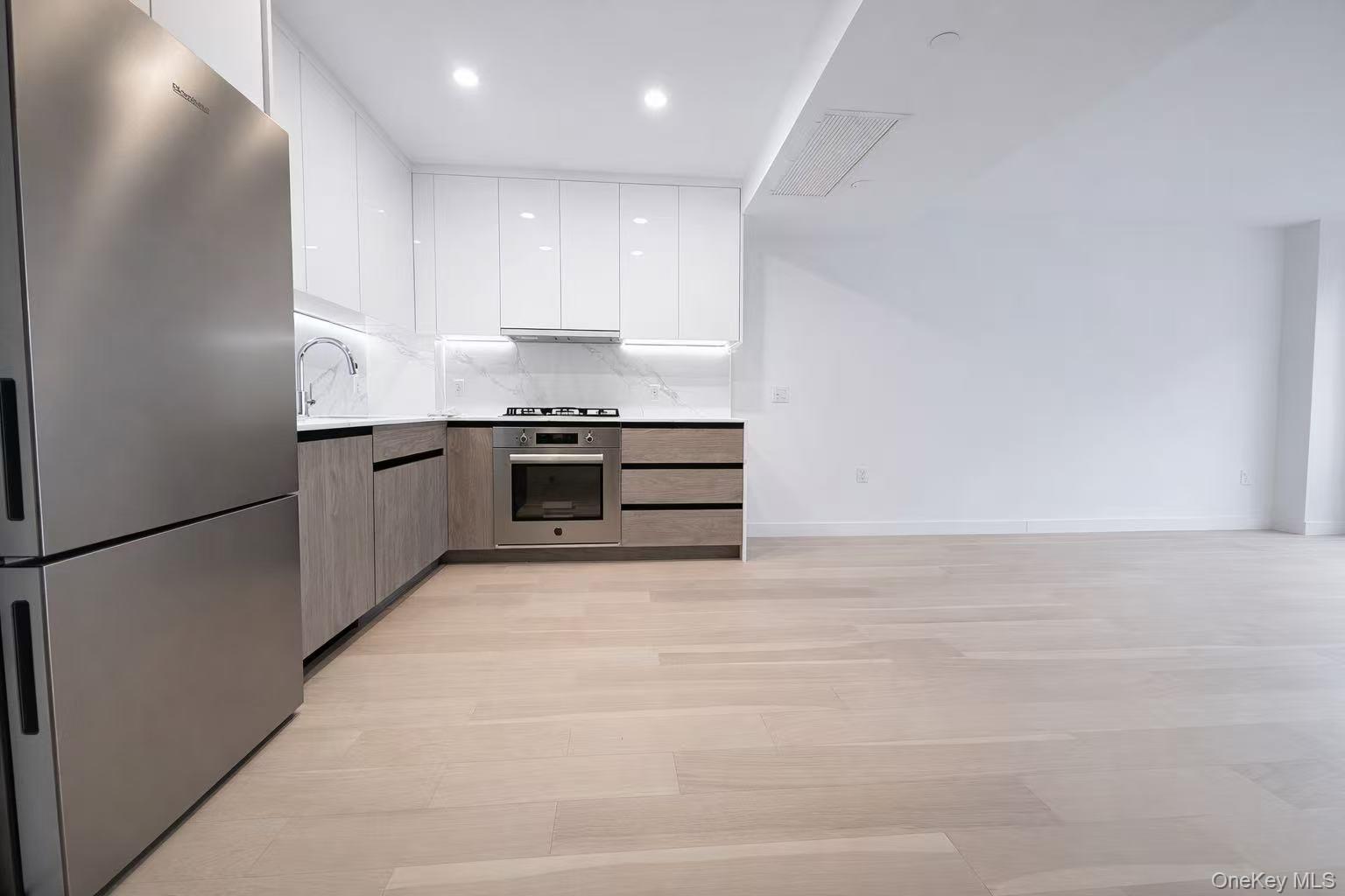 Condo Northern  Queens, NY 11354, MLS-958414-12