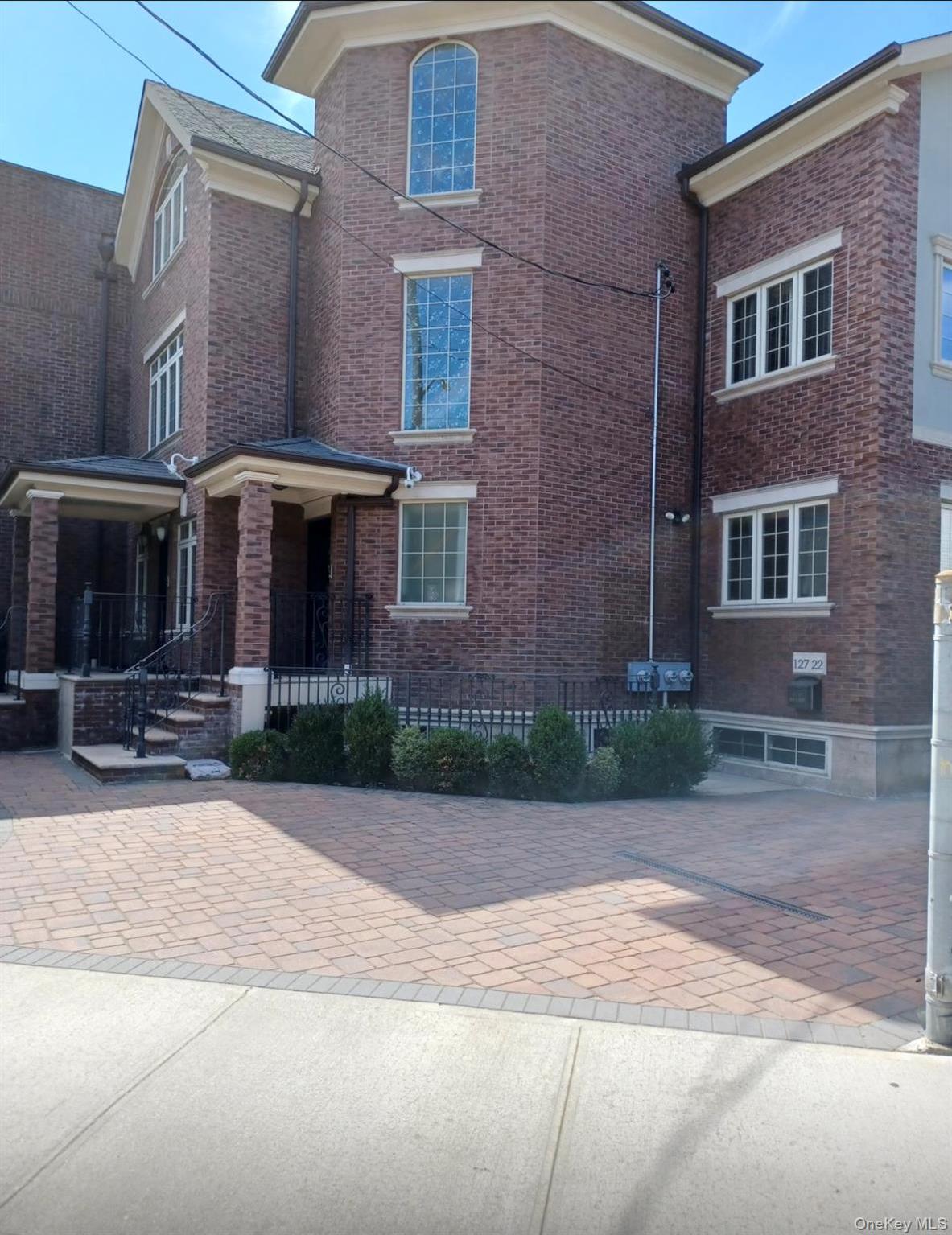 Single Family Kew Gardens  Queens, NY 11415, MLS-958439-2