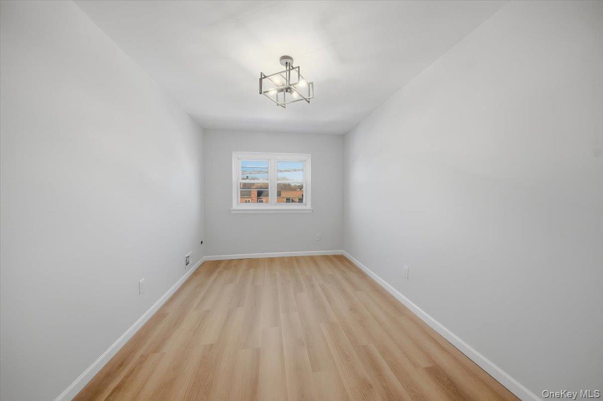 Single Family Baychester  Bronx, NY 10466, MLS-958454-22