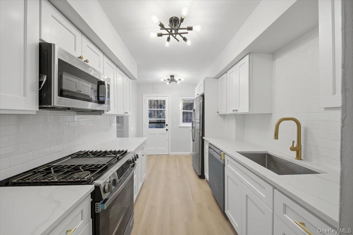 Single Family Baychester  Bronx, NY 10466, MLS-958454-5