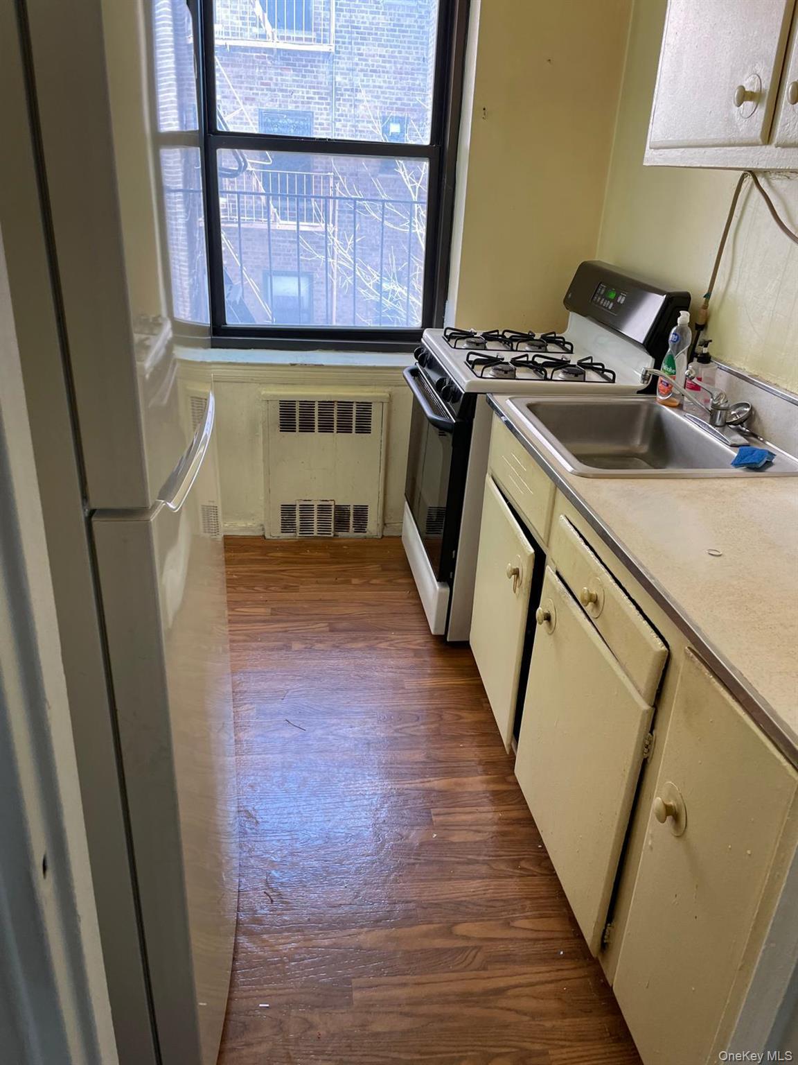 Coop 28th  Queens, NY 11354, MLS-958485-3