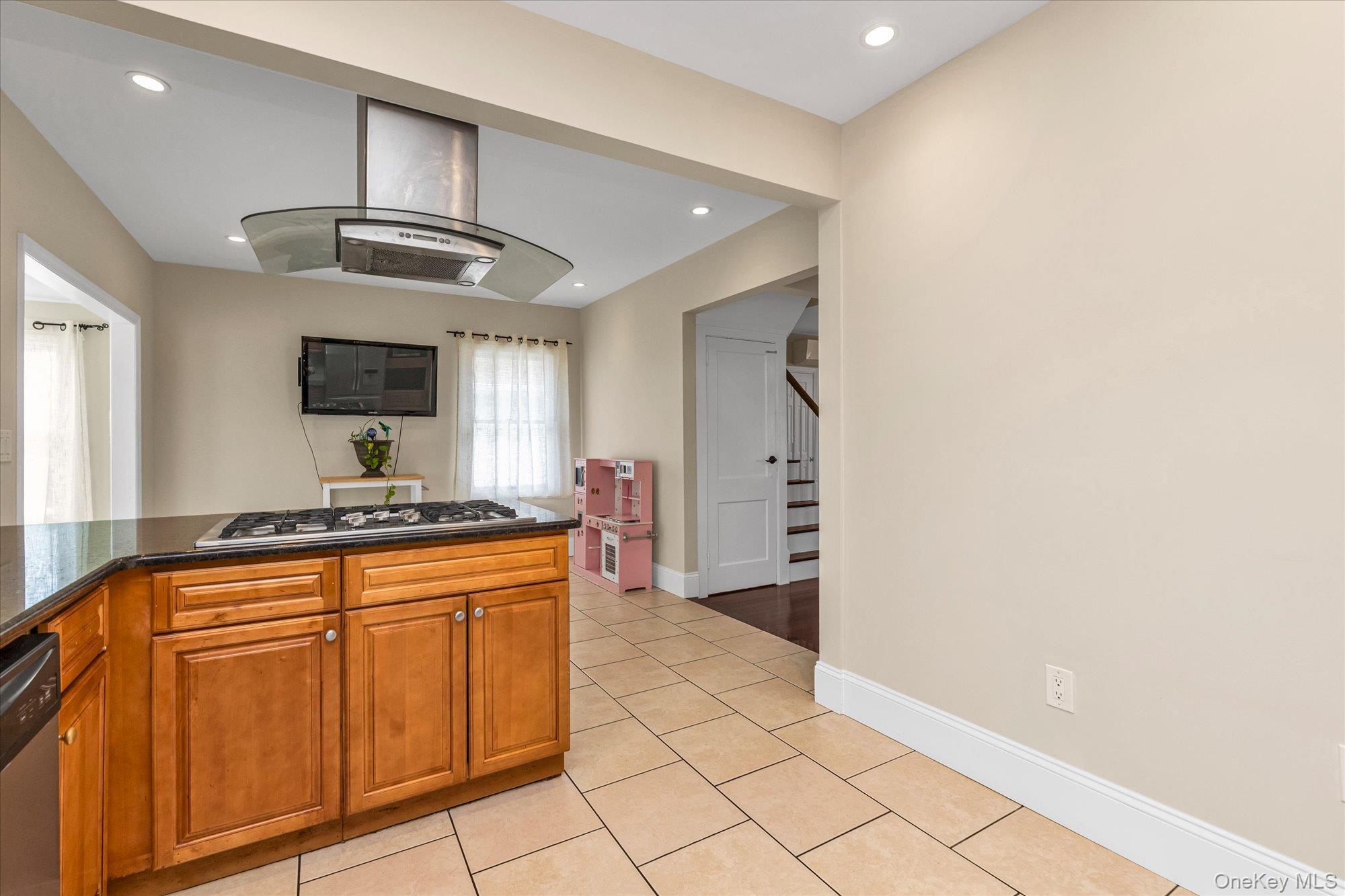 Single Family Roxbury  Nassau County, NY 11572, MLS-958504-11