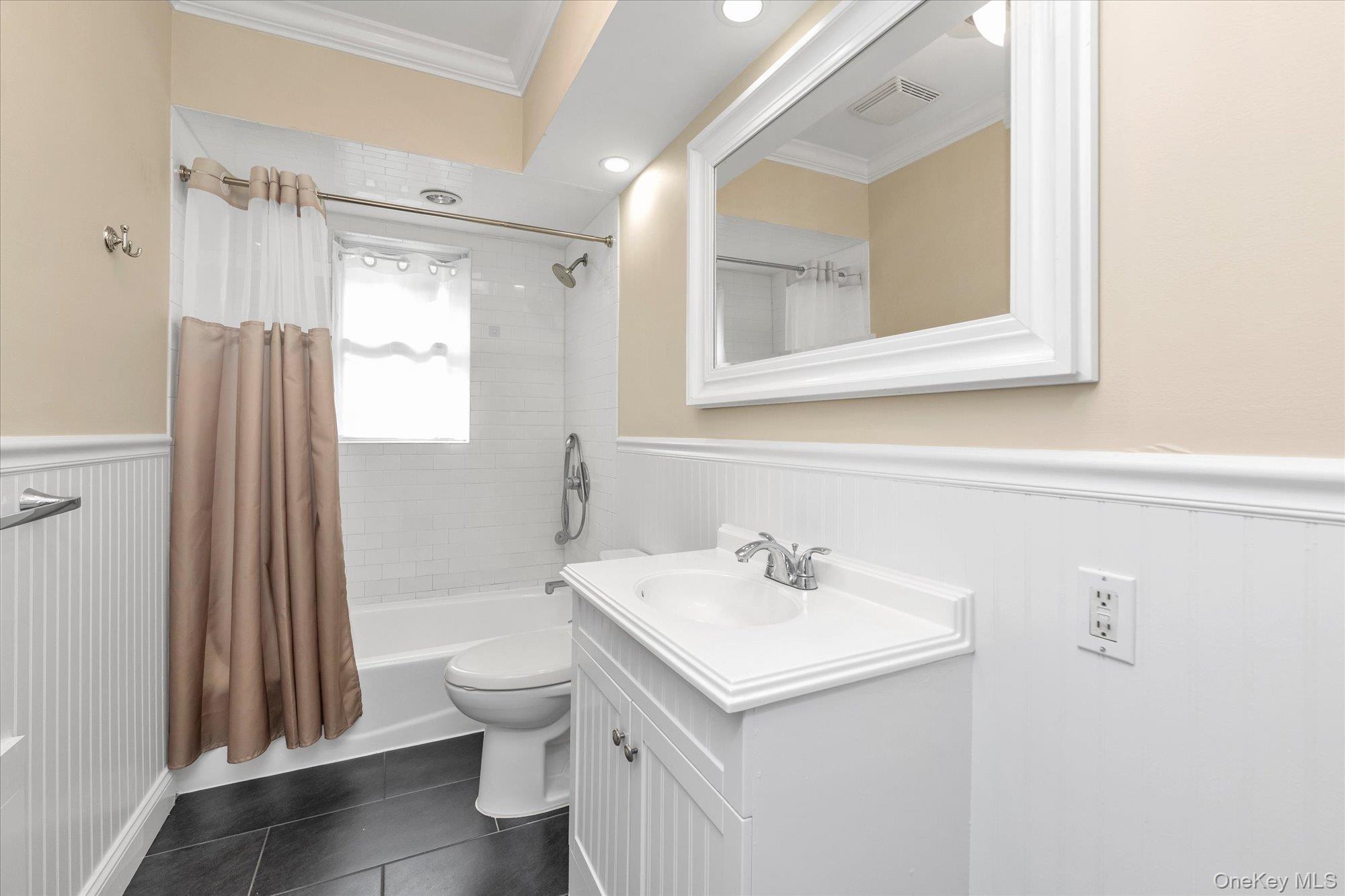 Single Family Roxbury  Nassau County, NY 11572, MLS-958504-15