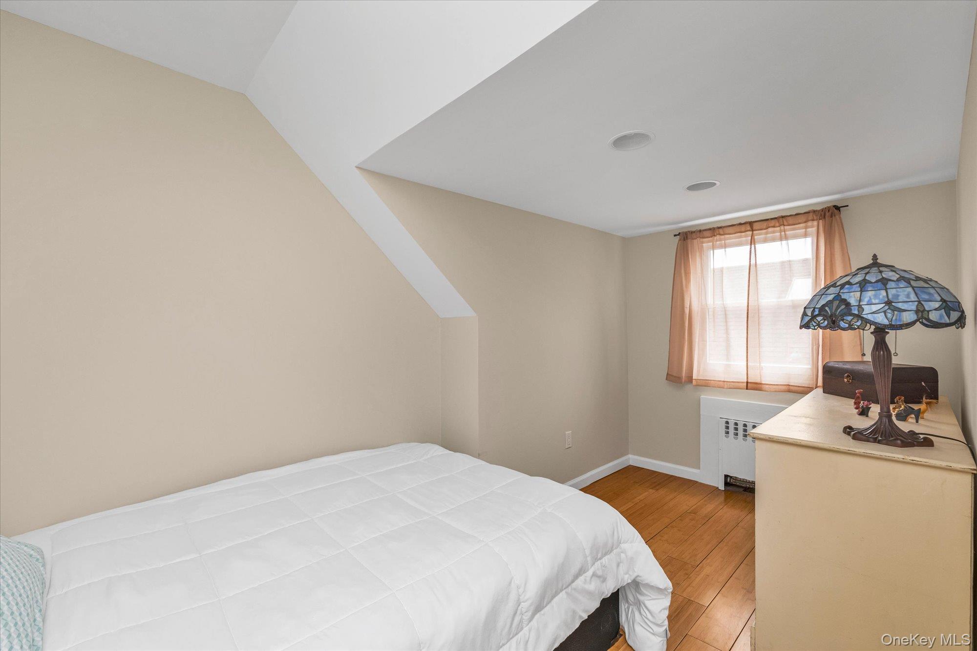 Single Family Roxbury  Nassau County, NY 11572, MLS-958504-18