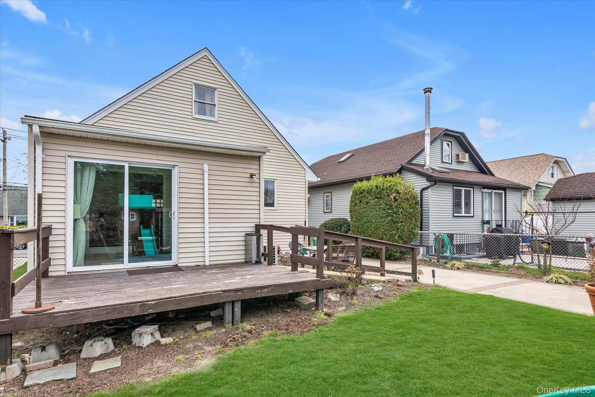 Single Family Roxbury  Nassau County, NY 11572, MLS-958504-19