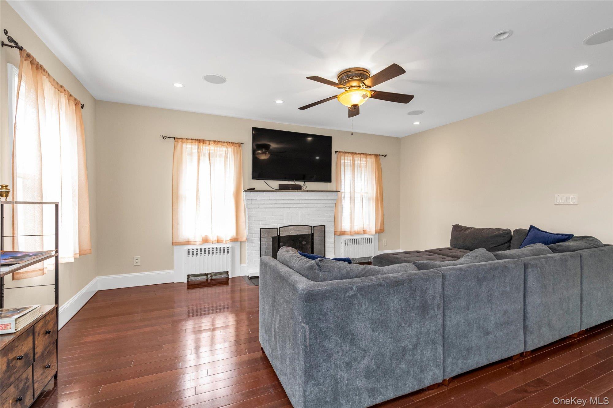 Single Family Roxbury  Nassau County, NY 11572, MLS-958504-4