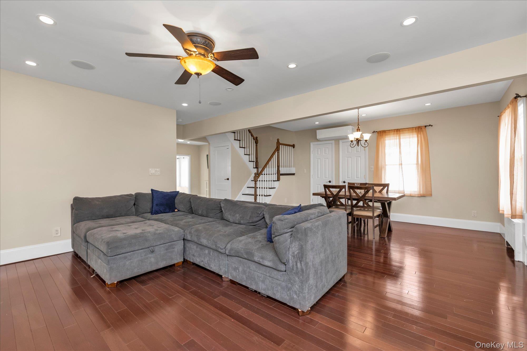 Single Family Roxbury  Nassau County, NY 11572, MLS-958504-6