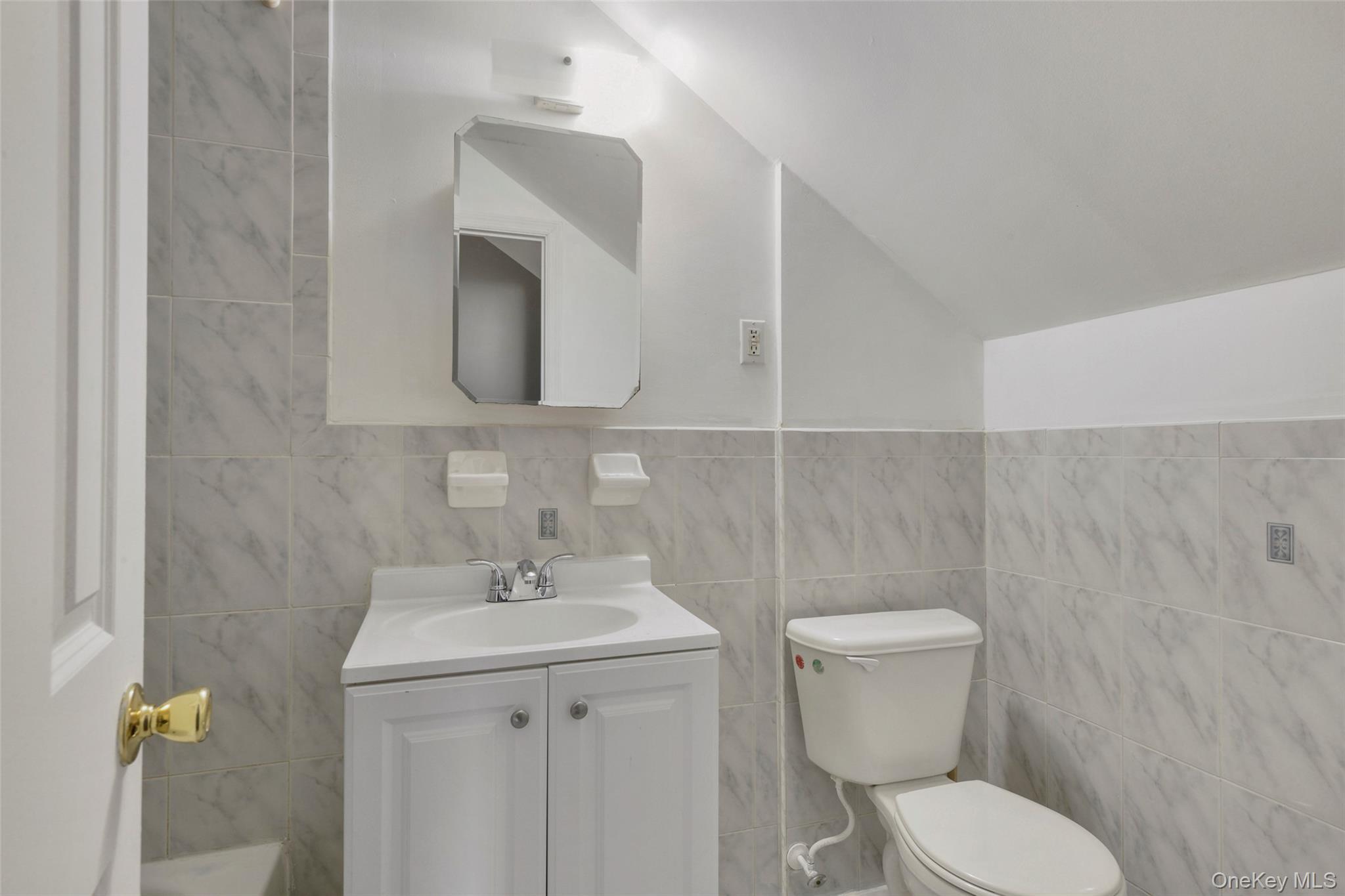 Apartment Huguenot Avenue Bronx, NY 10475, MLS-958525-15