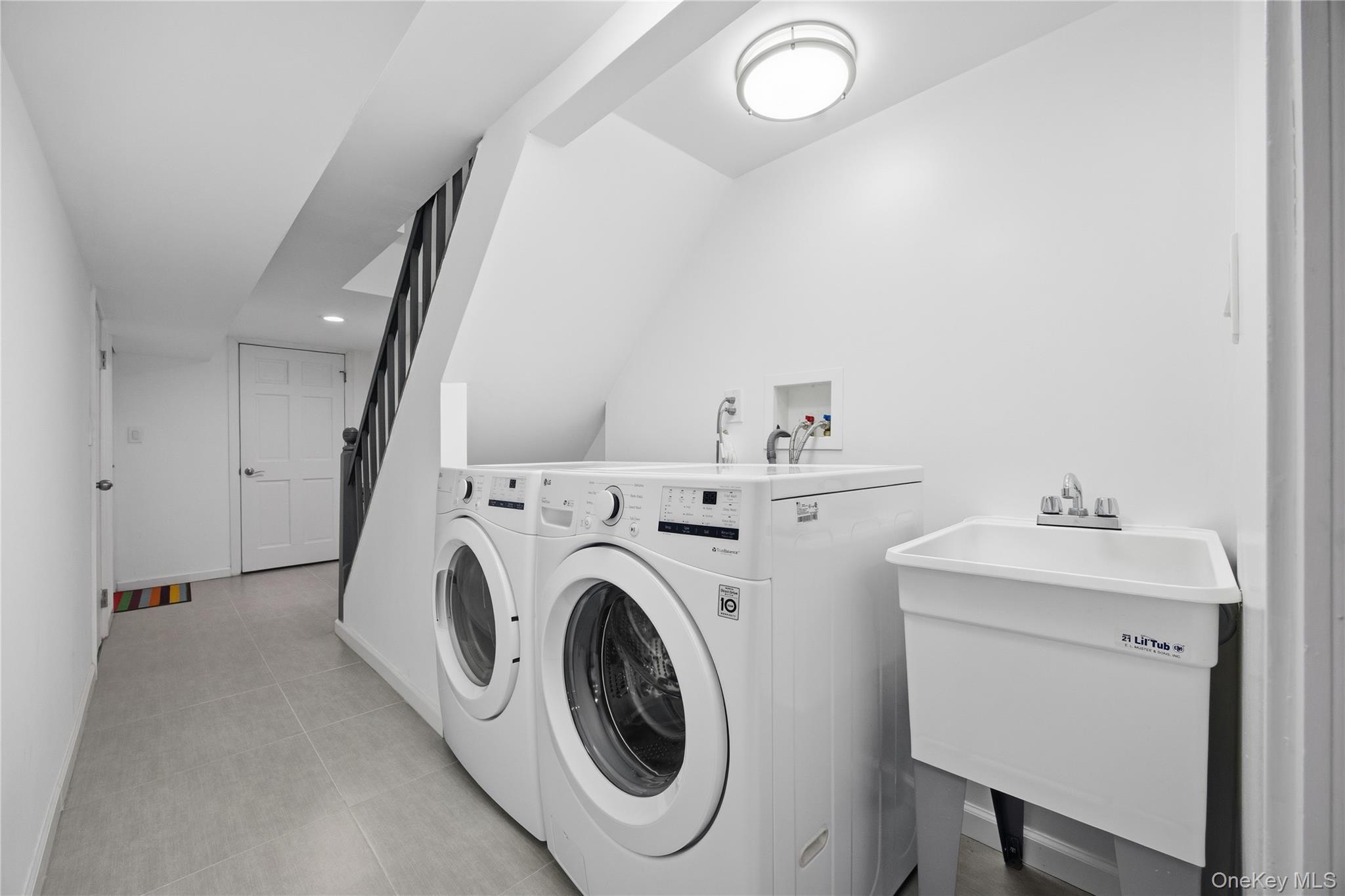 Single Family Douglaston Parkway  Queens, NY 11362, MLS-958543-13