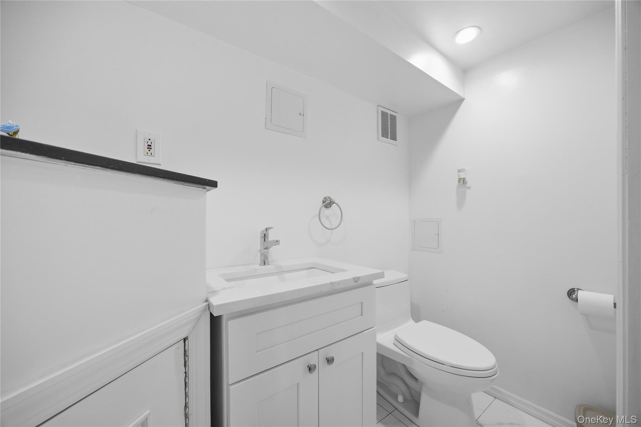 Single Family Douglaston Parkway  Queens, NY 11362, MLS-958543-16