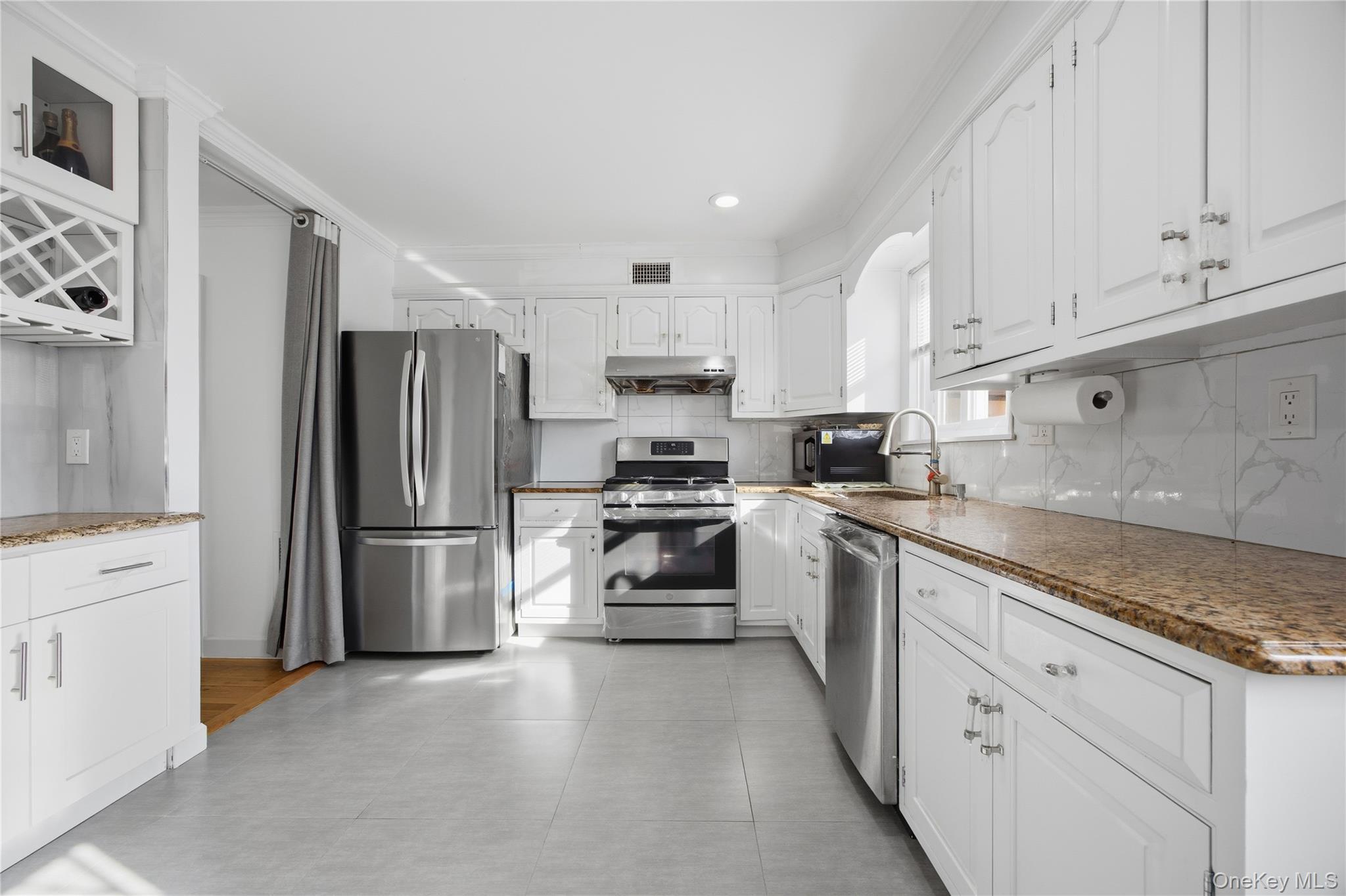 Single Family Douglaston Parkway  Queens, NY 11362, MLS-958543-4