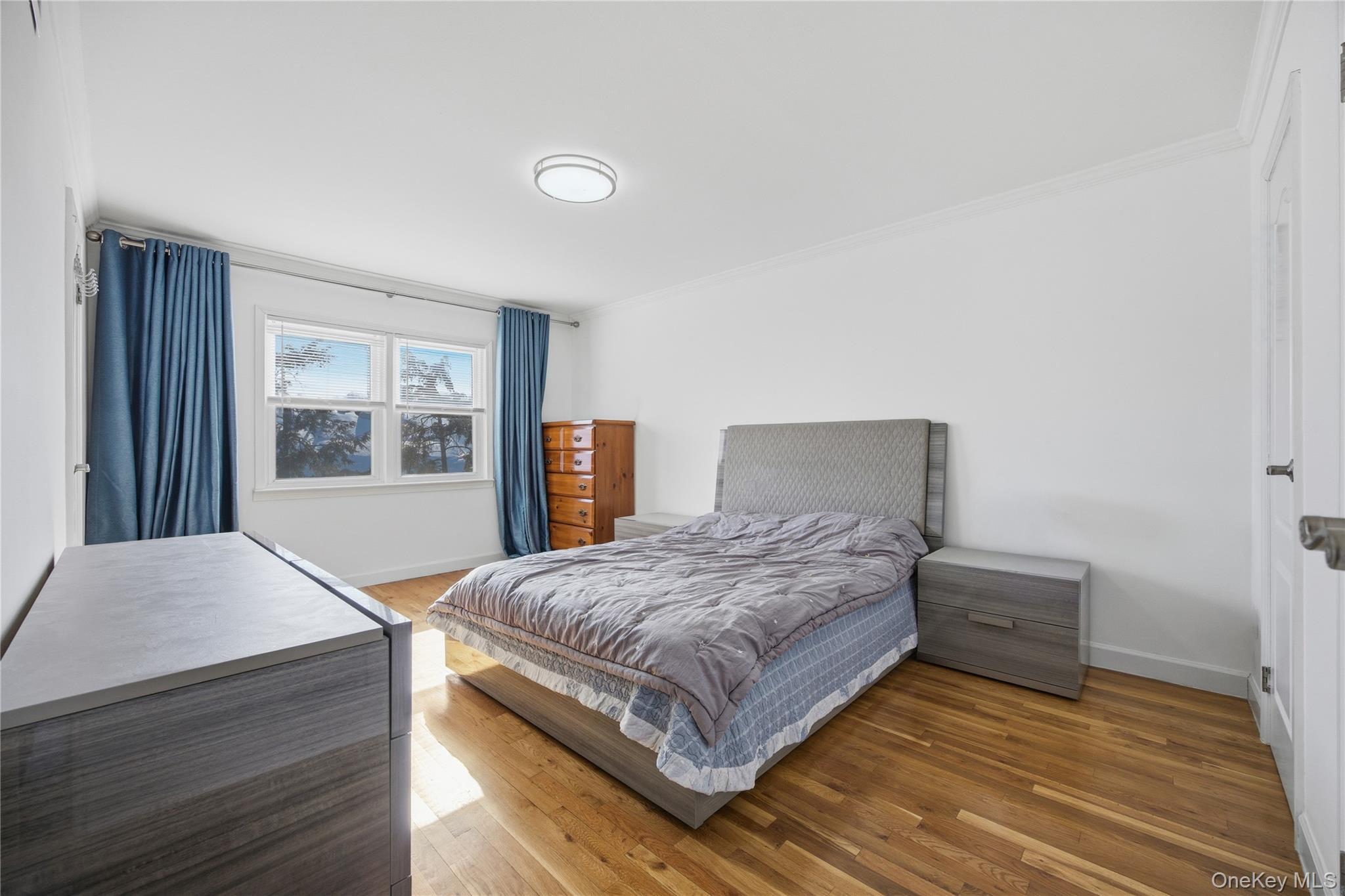 Single Family Douglaston Parkway  Queens, NY 11362, MLS-958543-8