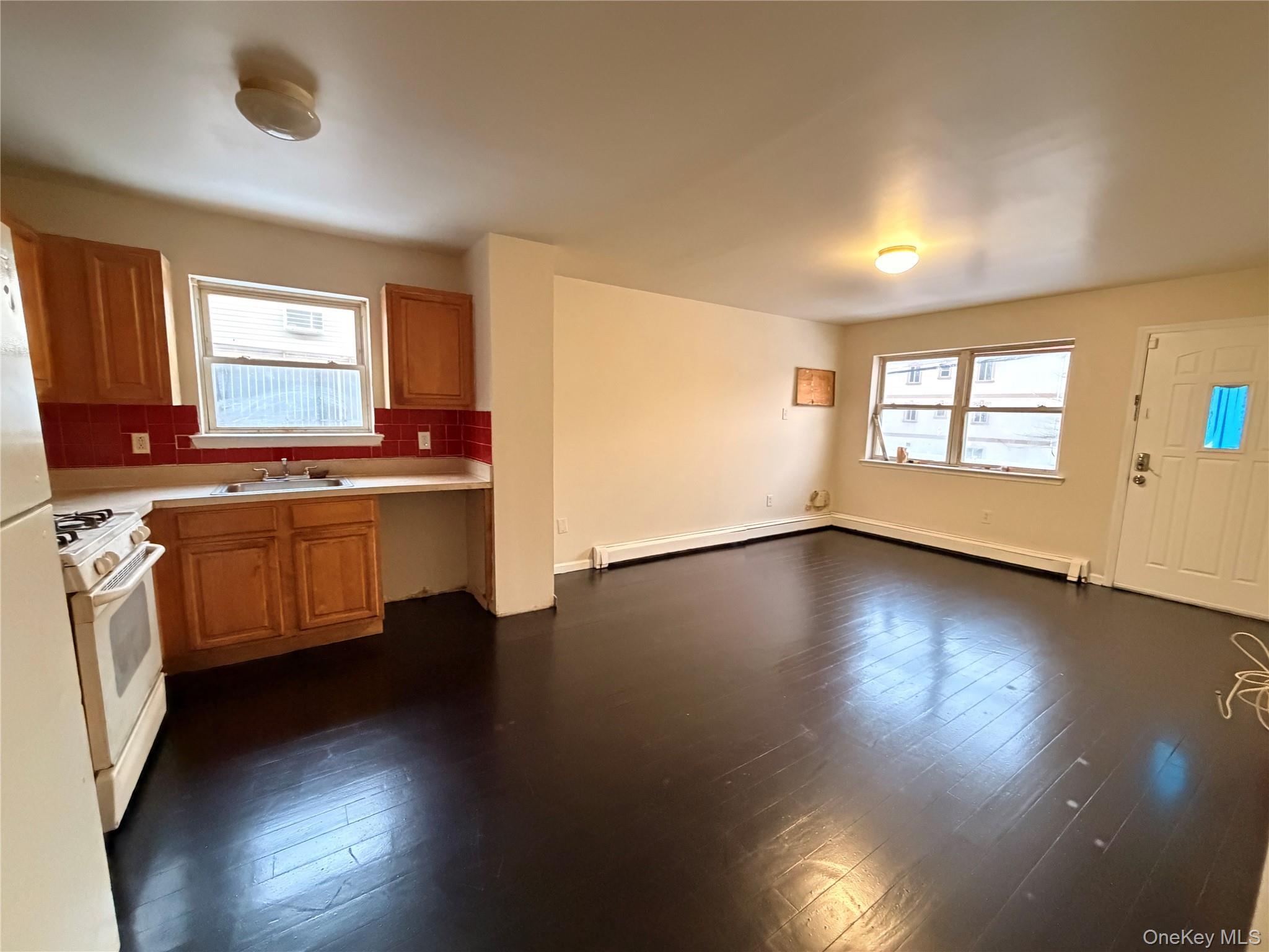 Single Family Arnow  Bronx, NY 10469, MLS-958548-21