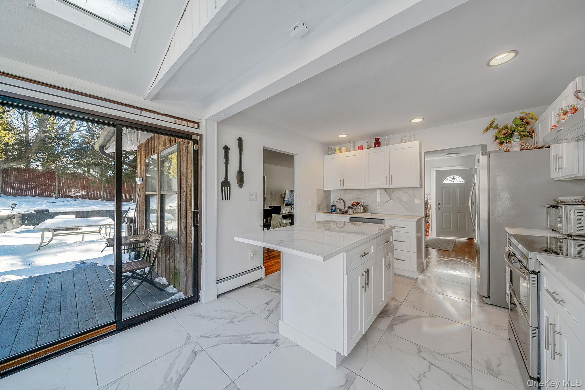 Single Family Hempstead  Suffolk County, NY 11789, MLS-958580-5