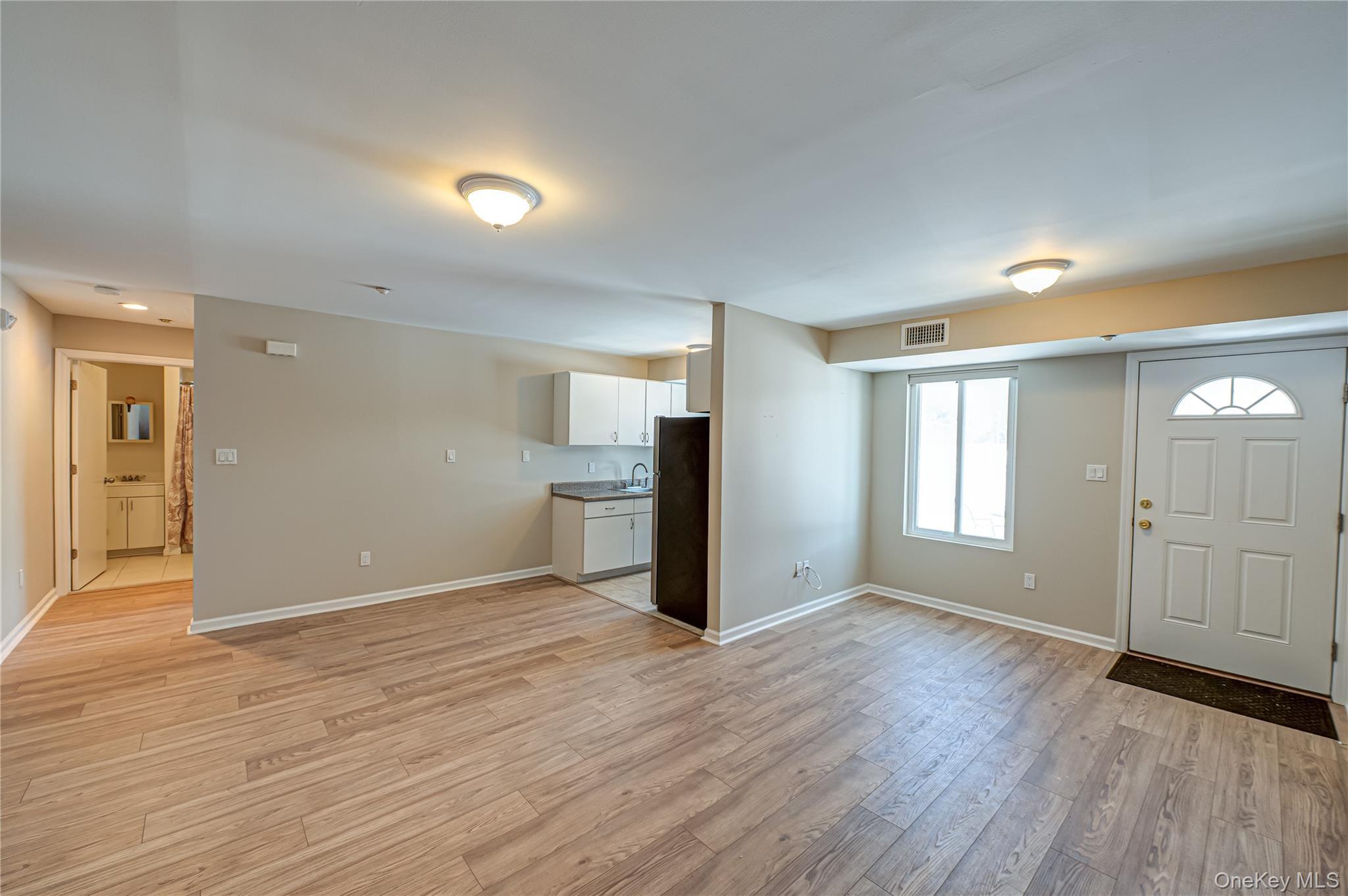 Coop El Camino Court  Suffolk County, NY 11727, MLS-958637-4