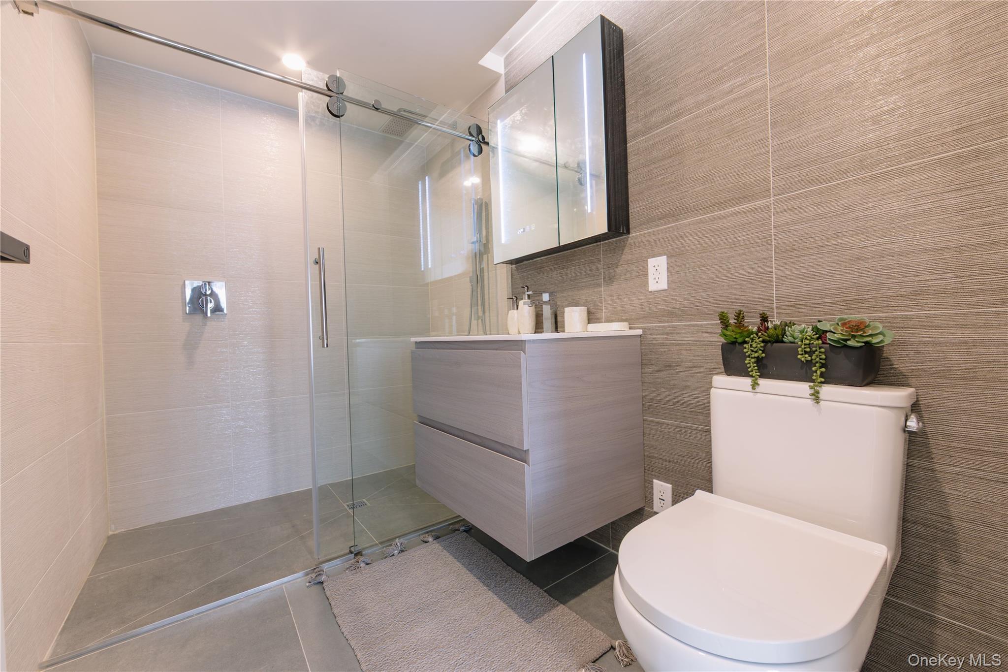 Condo Northern  Queens, NY 11354, MLS-958653-6