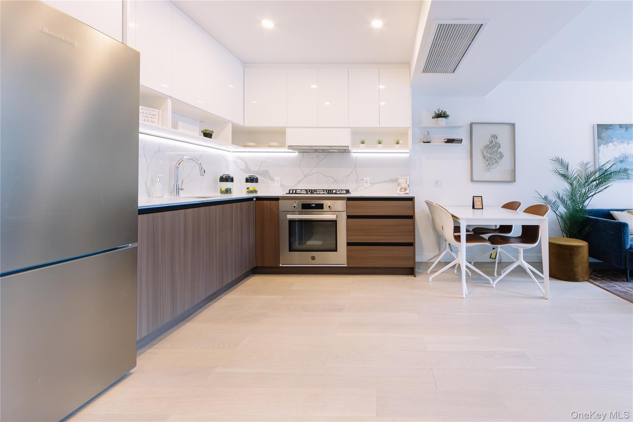 Condo Northern  Queens, NY 11354, MLS-958658-4