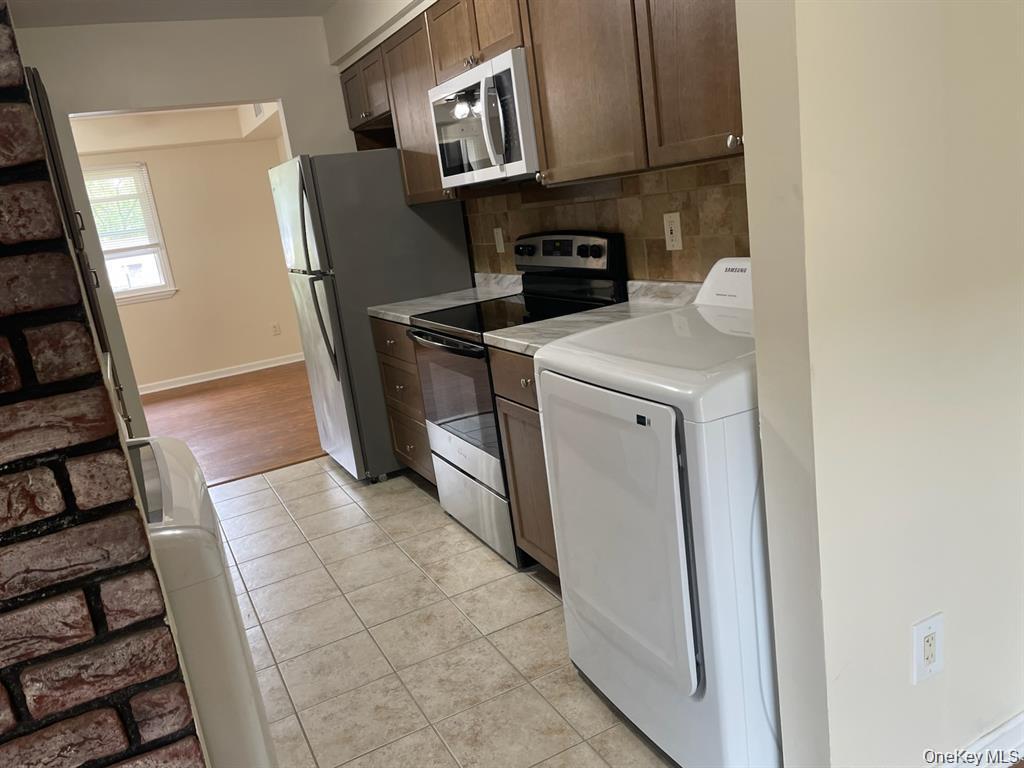 Condo Hill  Suffolk County, NY 11933, MLS-958659-3