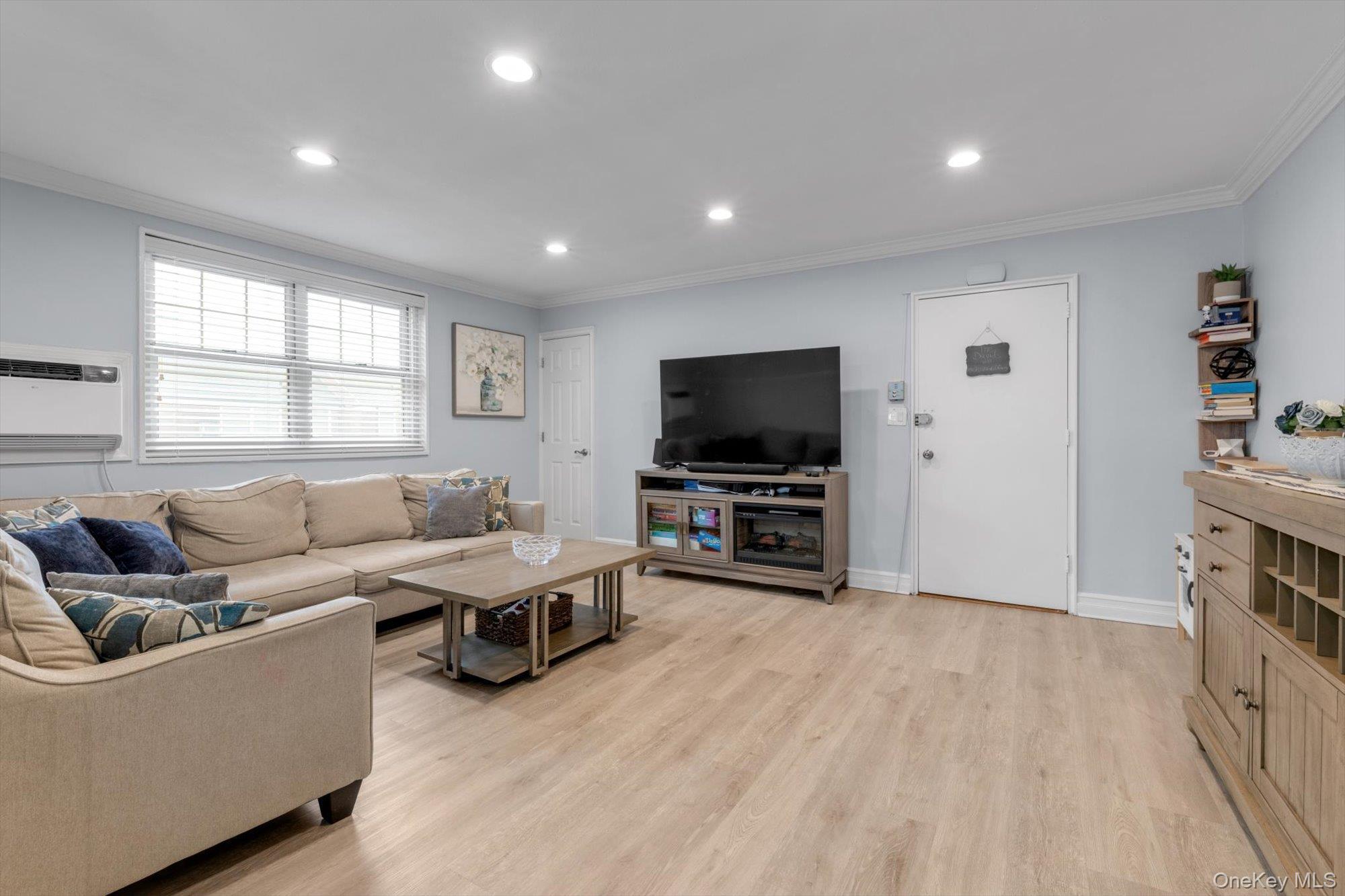 Coop Little Neck Parkway  Queens, NY 11362, MLS-958663-4